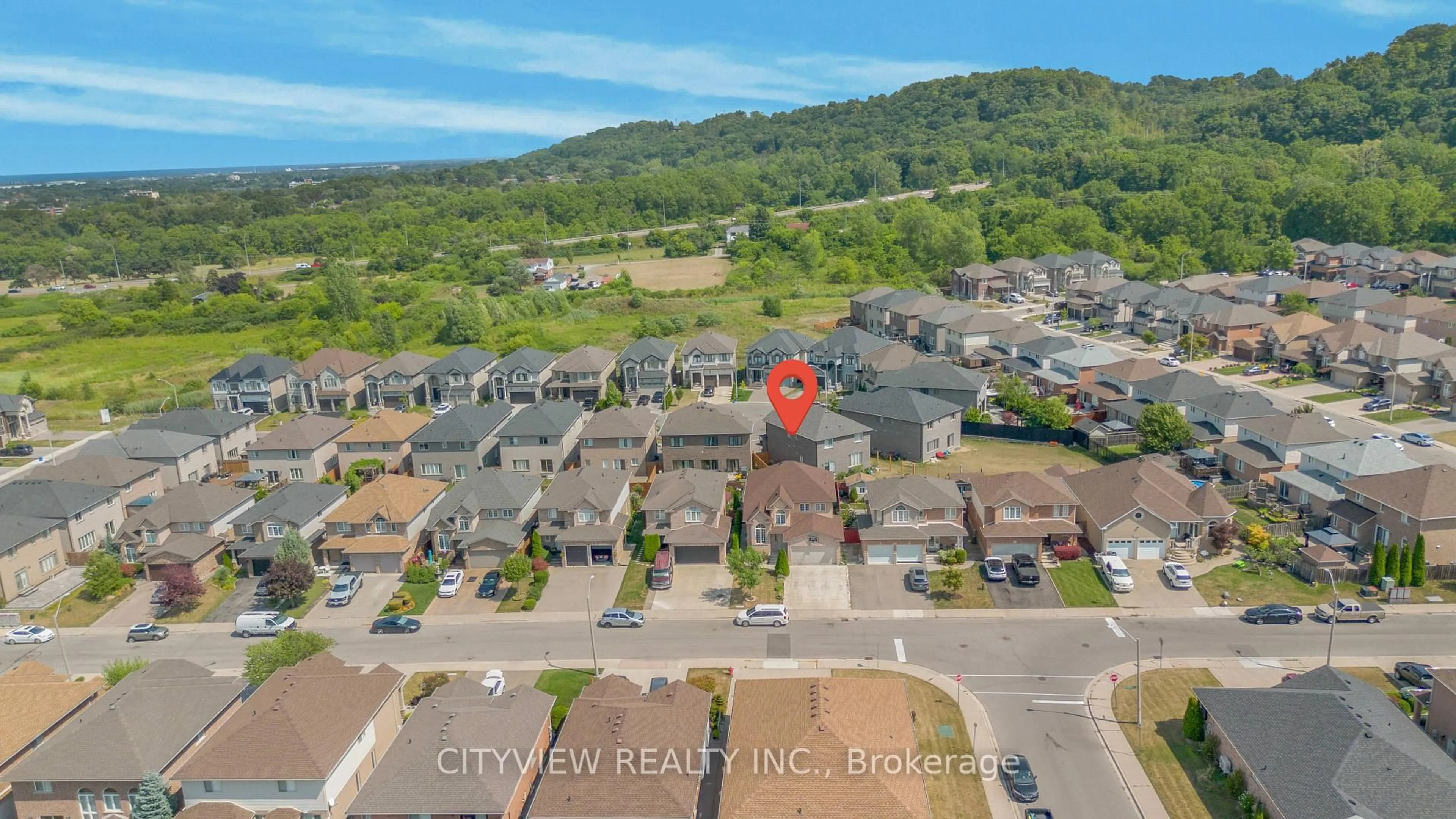 A pic from outside/outdoor area/front of a property/back of a property/a pic from drone, unknown for 48 Nashville Circ, Hamilton Ontario L8G 5H2