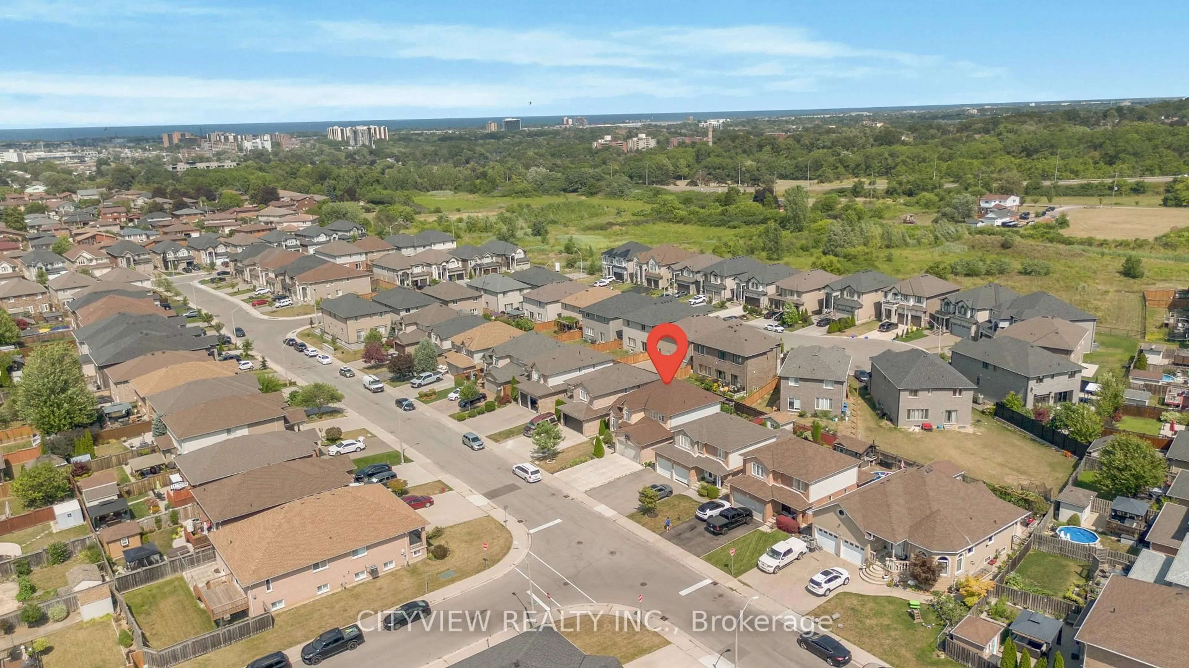 A pic from outside/outdoor area/front of a property/back of a property/a pic from drone, street for 48 Nashville Circ, Hamilton Ontario L8G 5H2