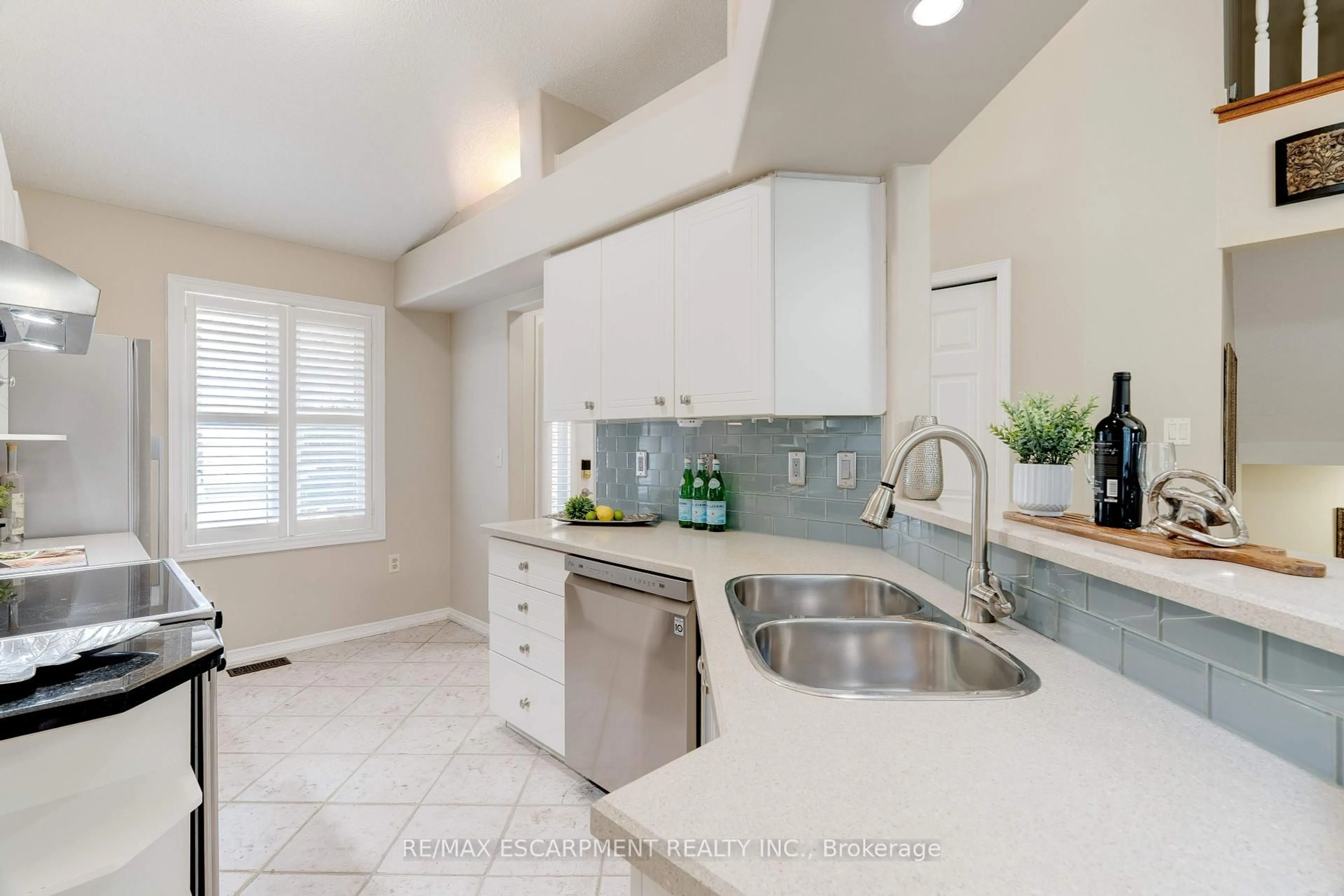 Unknown for 2774 King St #10, Hamilton Ontario L8G 1J4