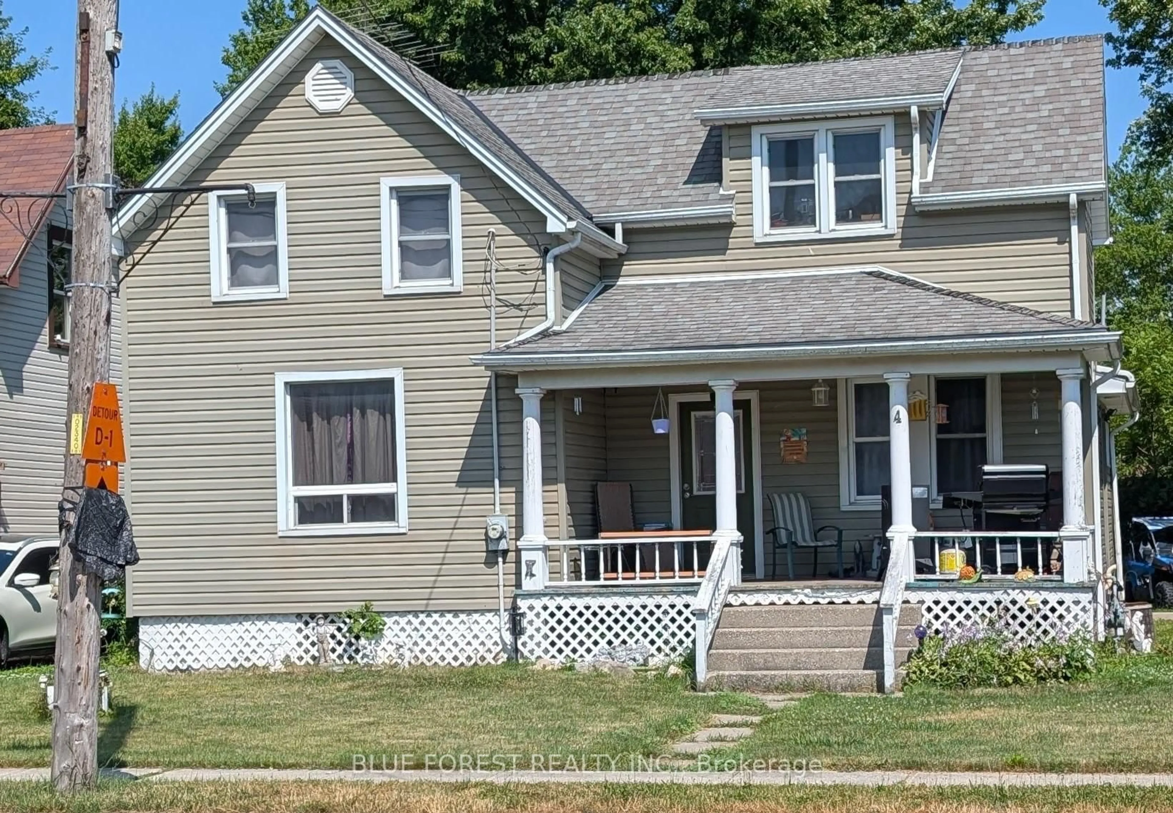Home with vinyl exterior material, street for 4 Aberdeen St, Chatham-Kent Ontario N0P 1W0
