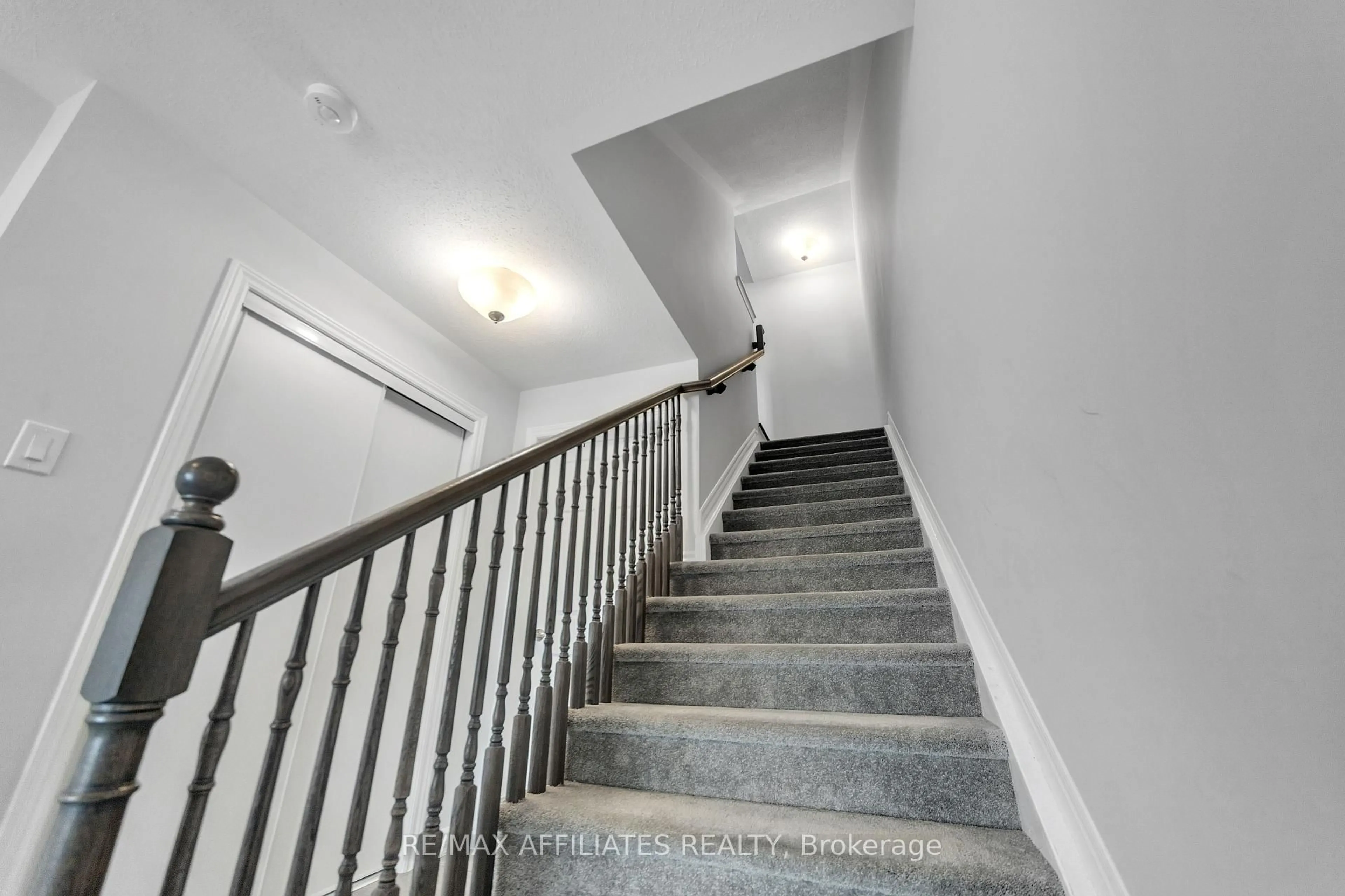 Stairs for 388 Aphelion Cres, Ottawa Ontario K2J 6N5