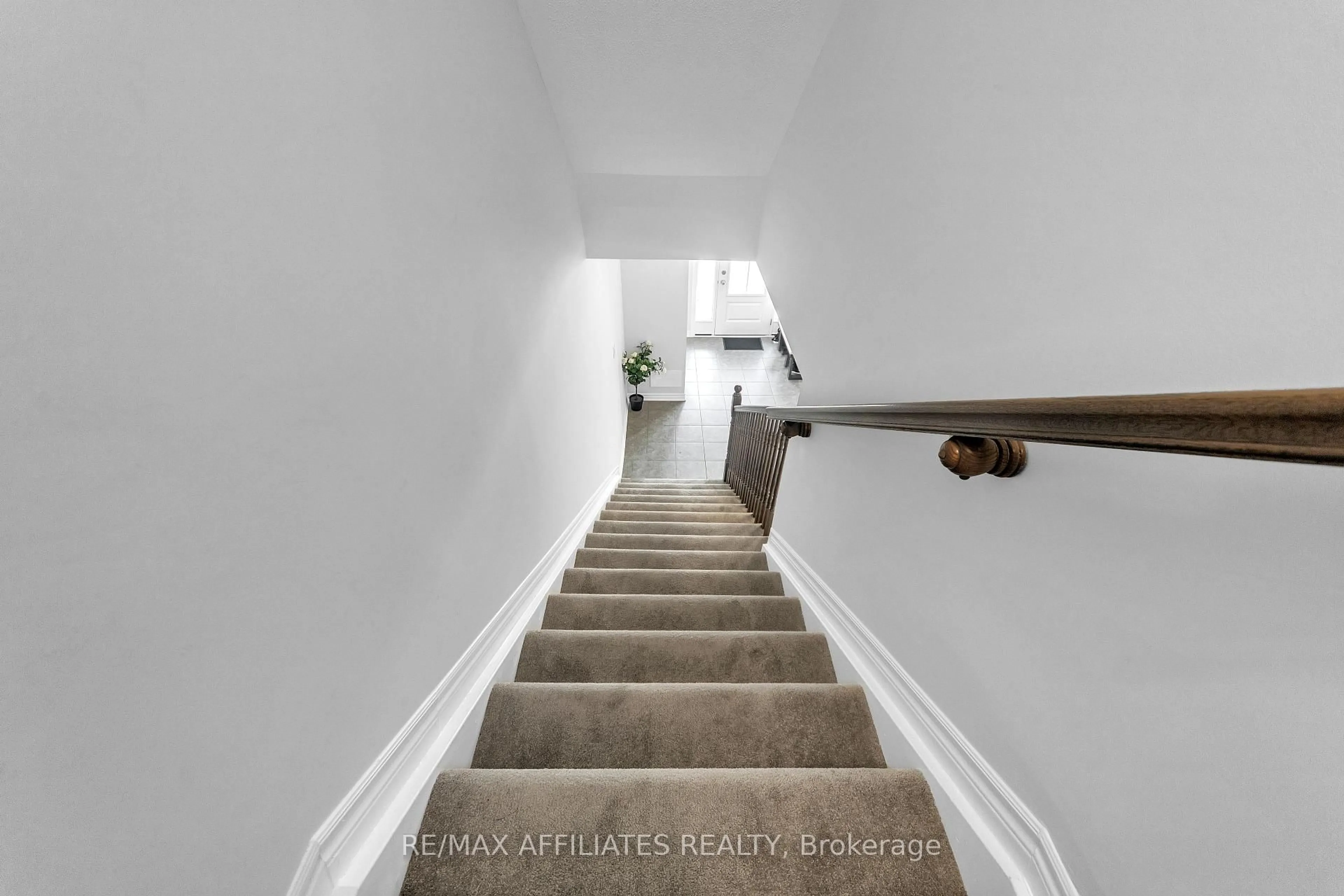 Stairs for 388 Aphelion Cres, Ottawa Ontario K2J 6N5