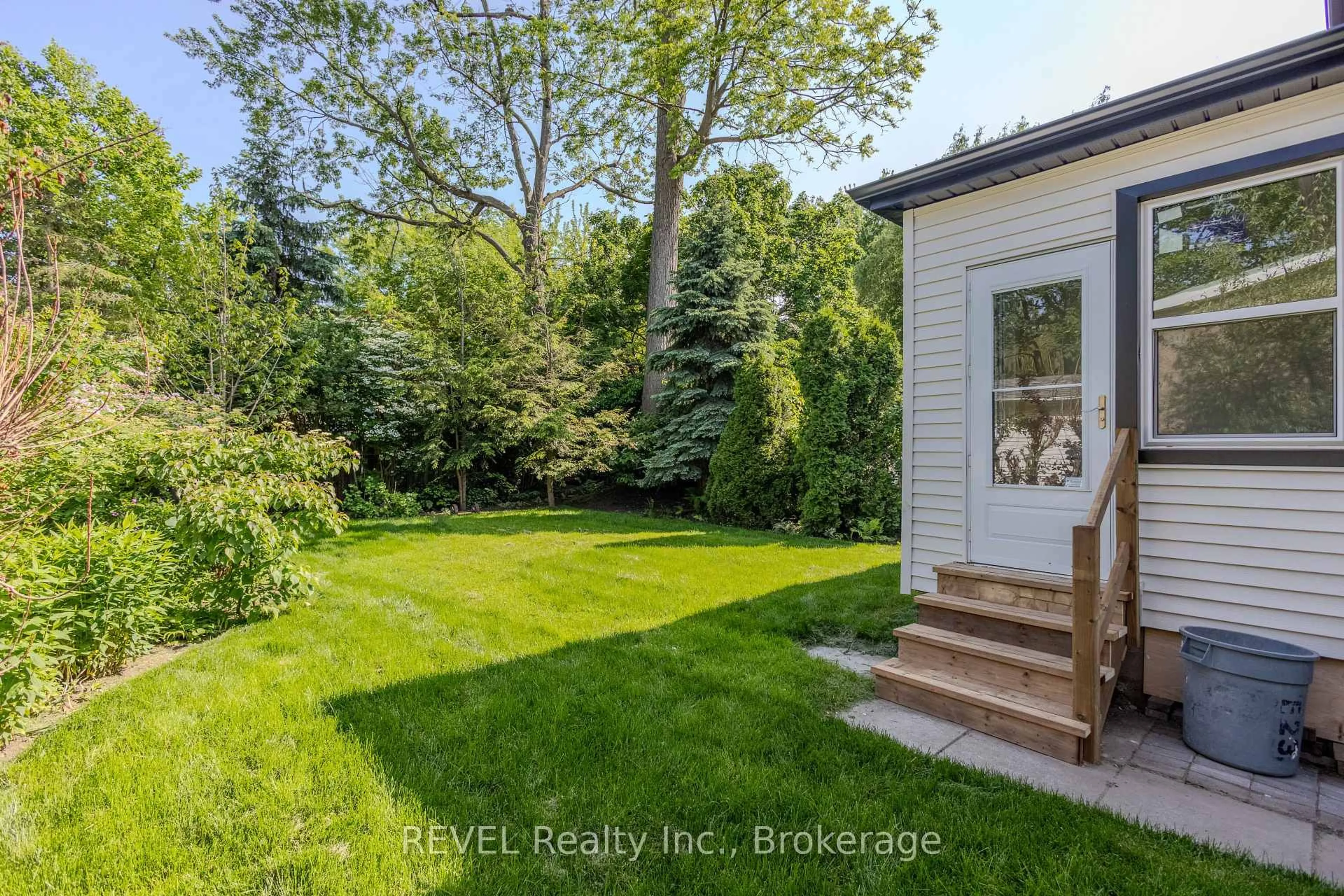 Unknown for 52 Albert St, St. Catharines Ontario L2R 2G9