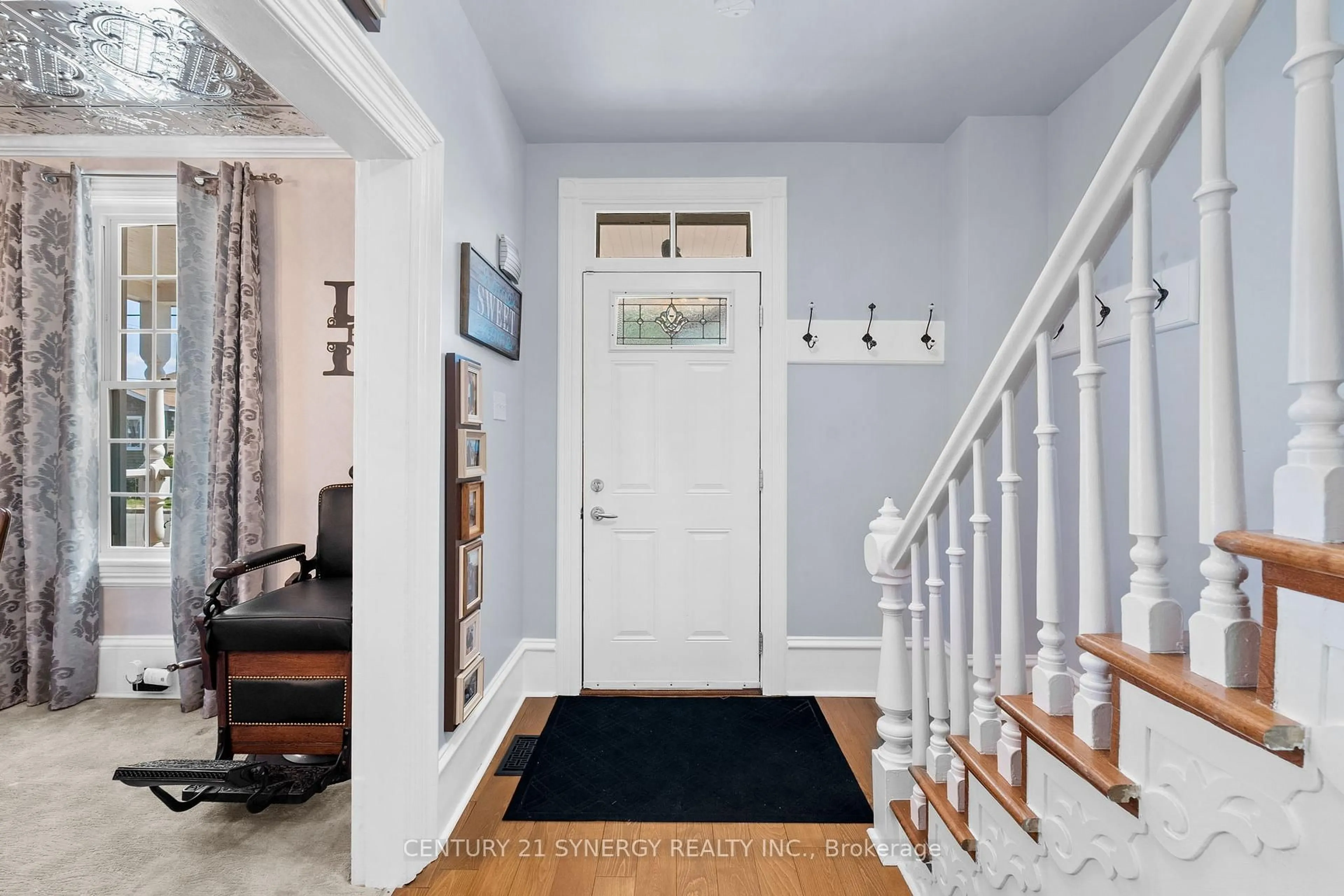 Indoor entryway for 133 Mary St, Carleton Place Ontario K7C 1B2