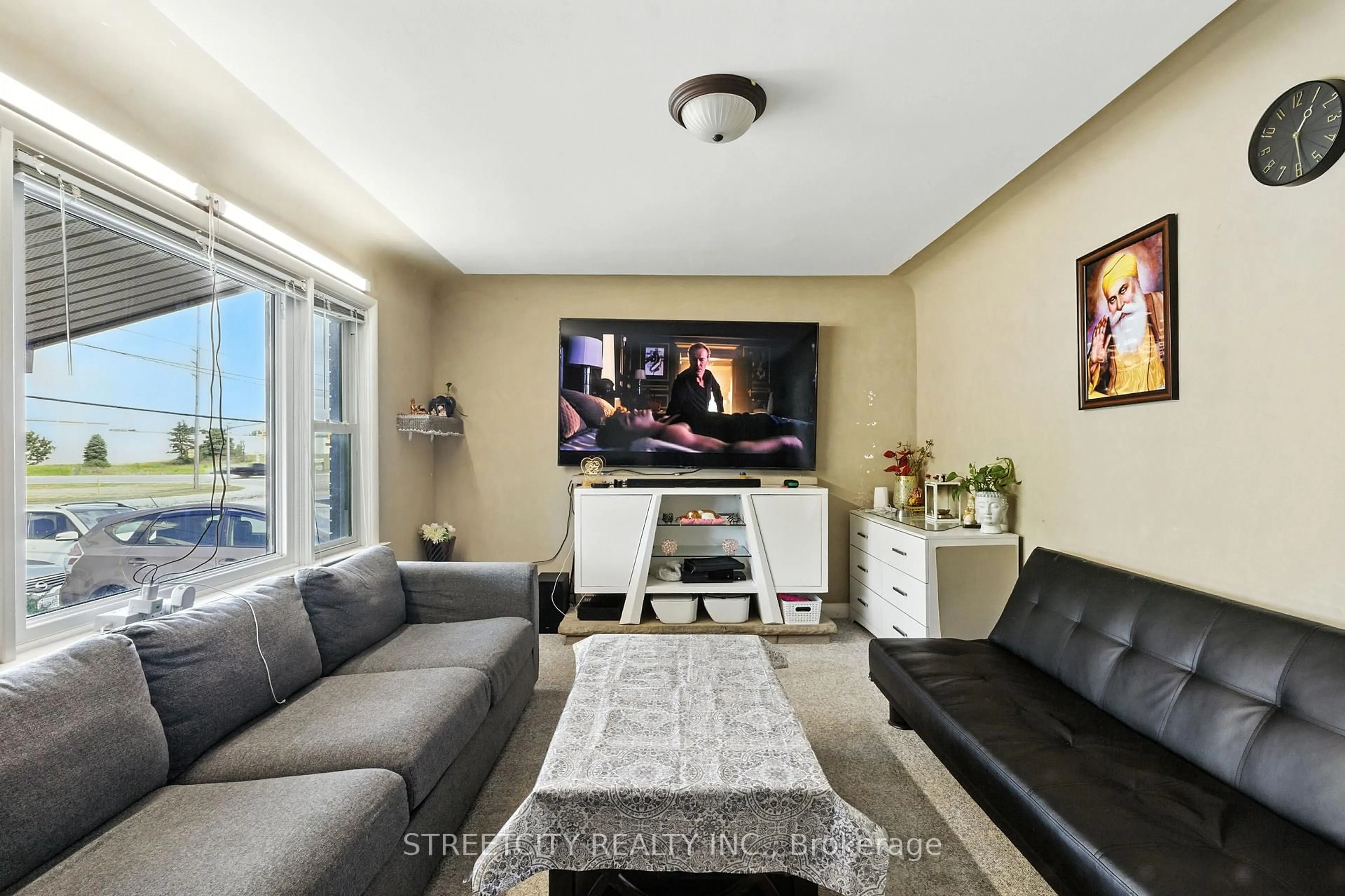 Living room with furniture, unknown for 2257 Trafalgar St, London East Ontario N5V 4Z7