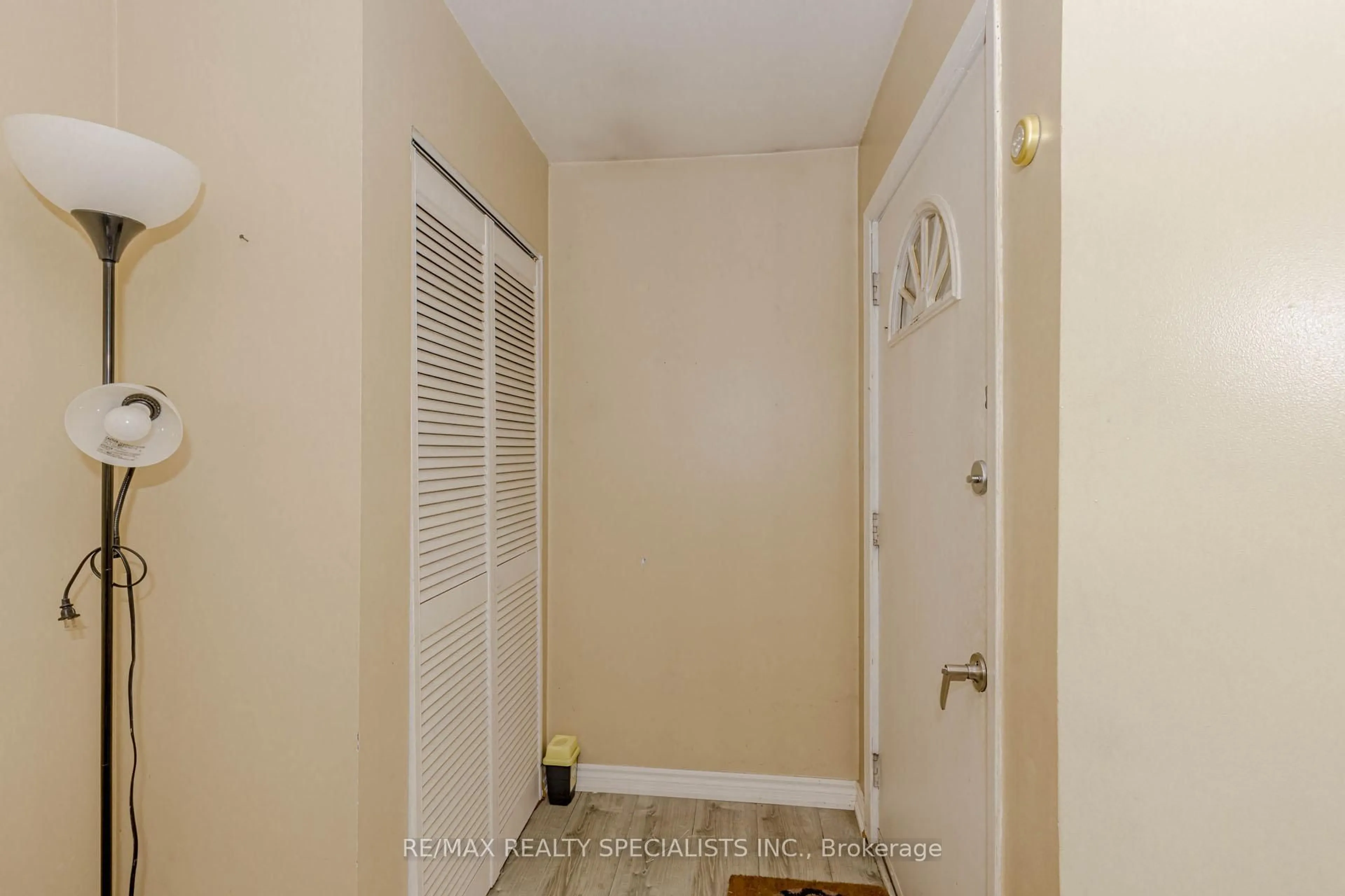 Unknown for 225 Arlington St, Cambridge Ontario N3H 4B9