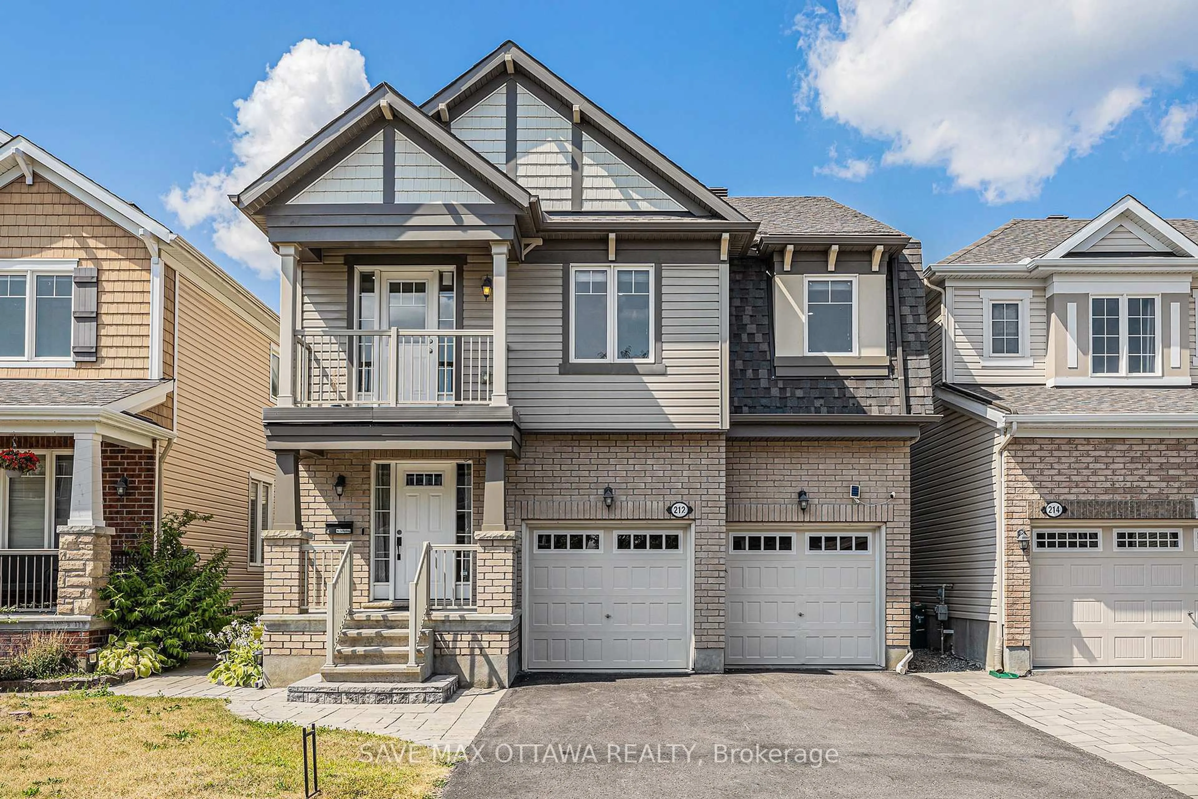 Home with vinyl exterior material, street for 212 Rivertree St, Ottawa Ontario K2M 0J3