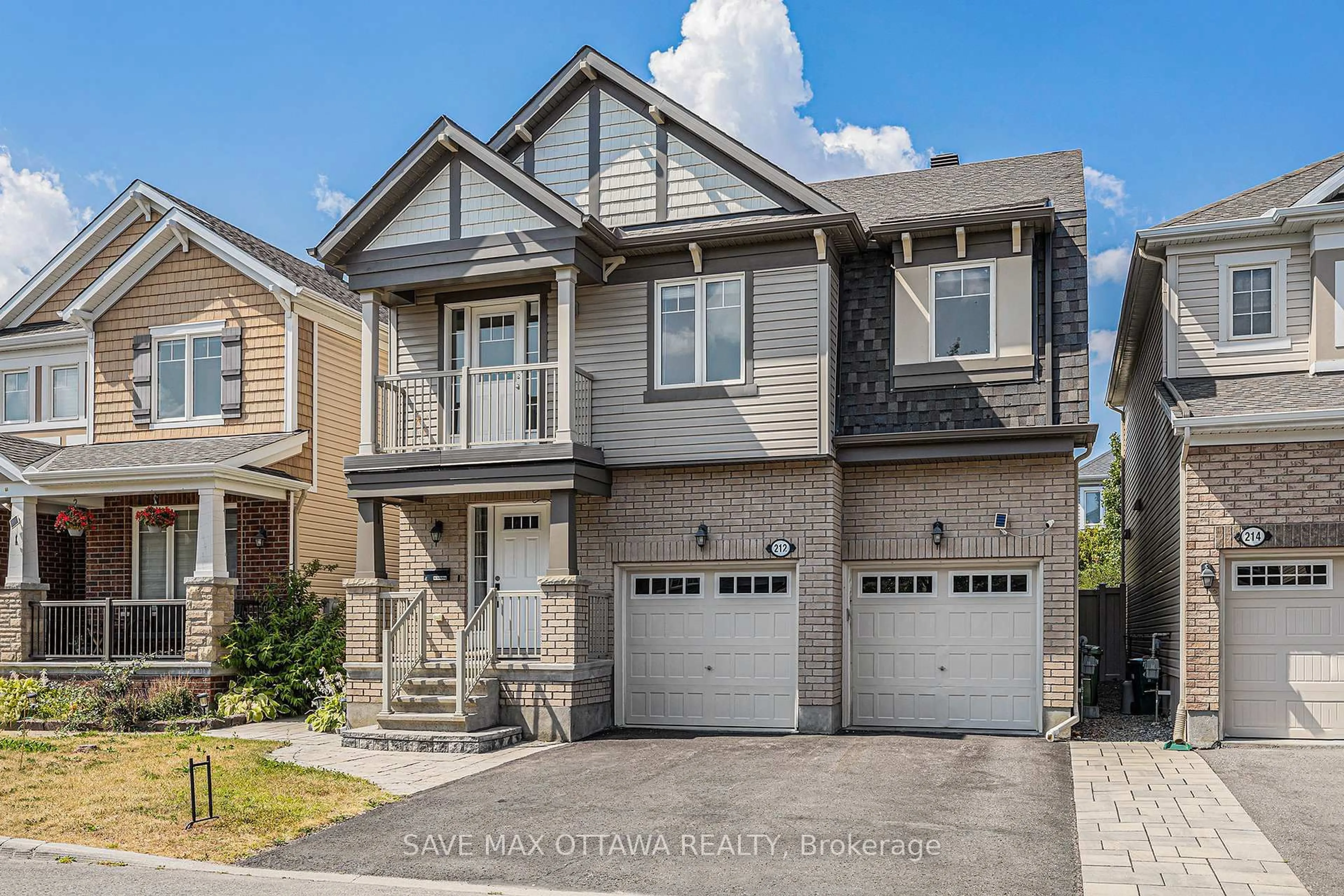 Home with vinyl exterior material, street for 212 Rivertree St, Ottawa Ontario K2M 0J3