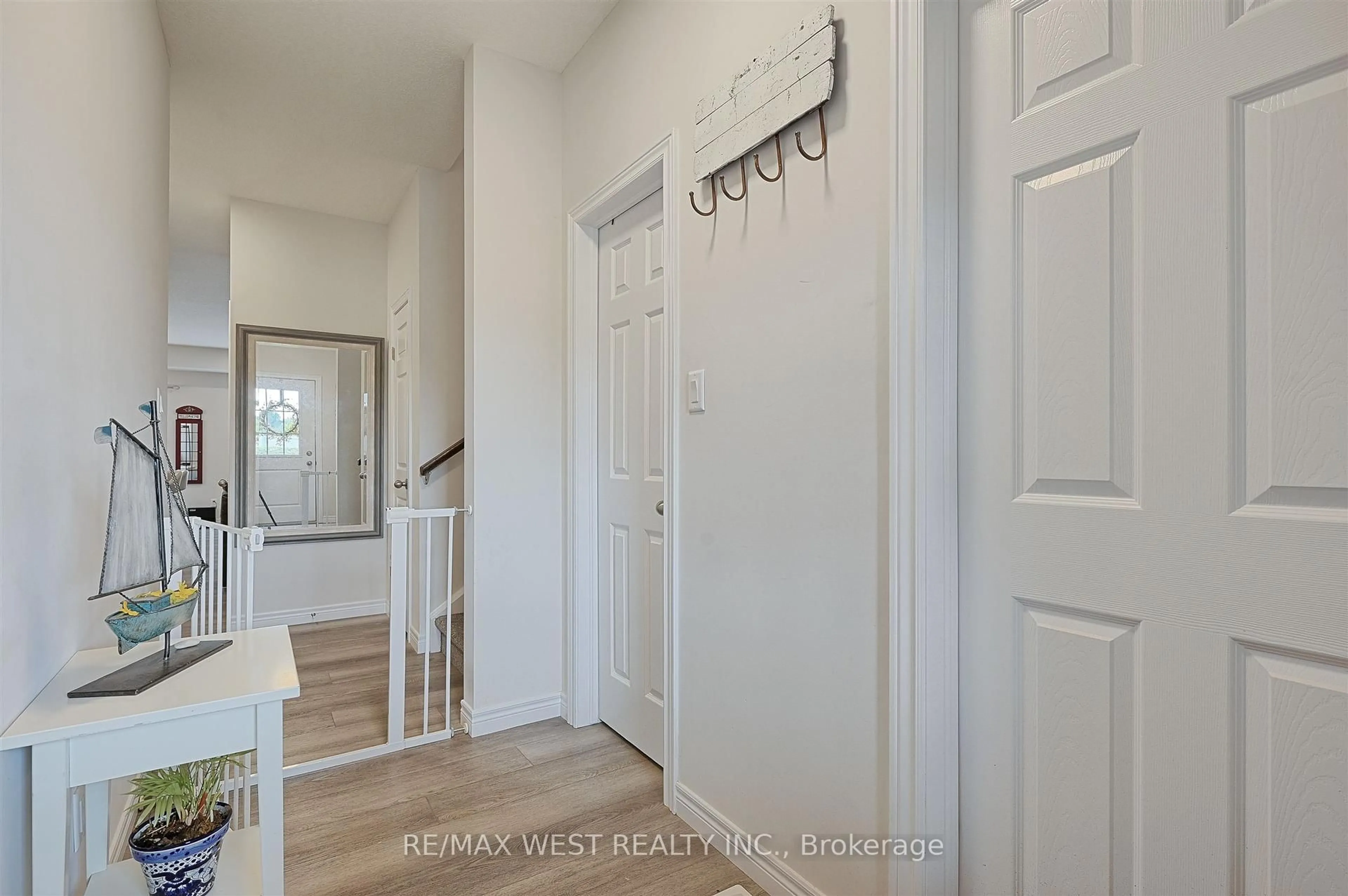 Indoor entryway for 80 Mill Race Cres, Woolwich Ontario N0B 2N0