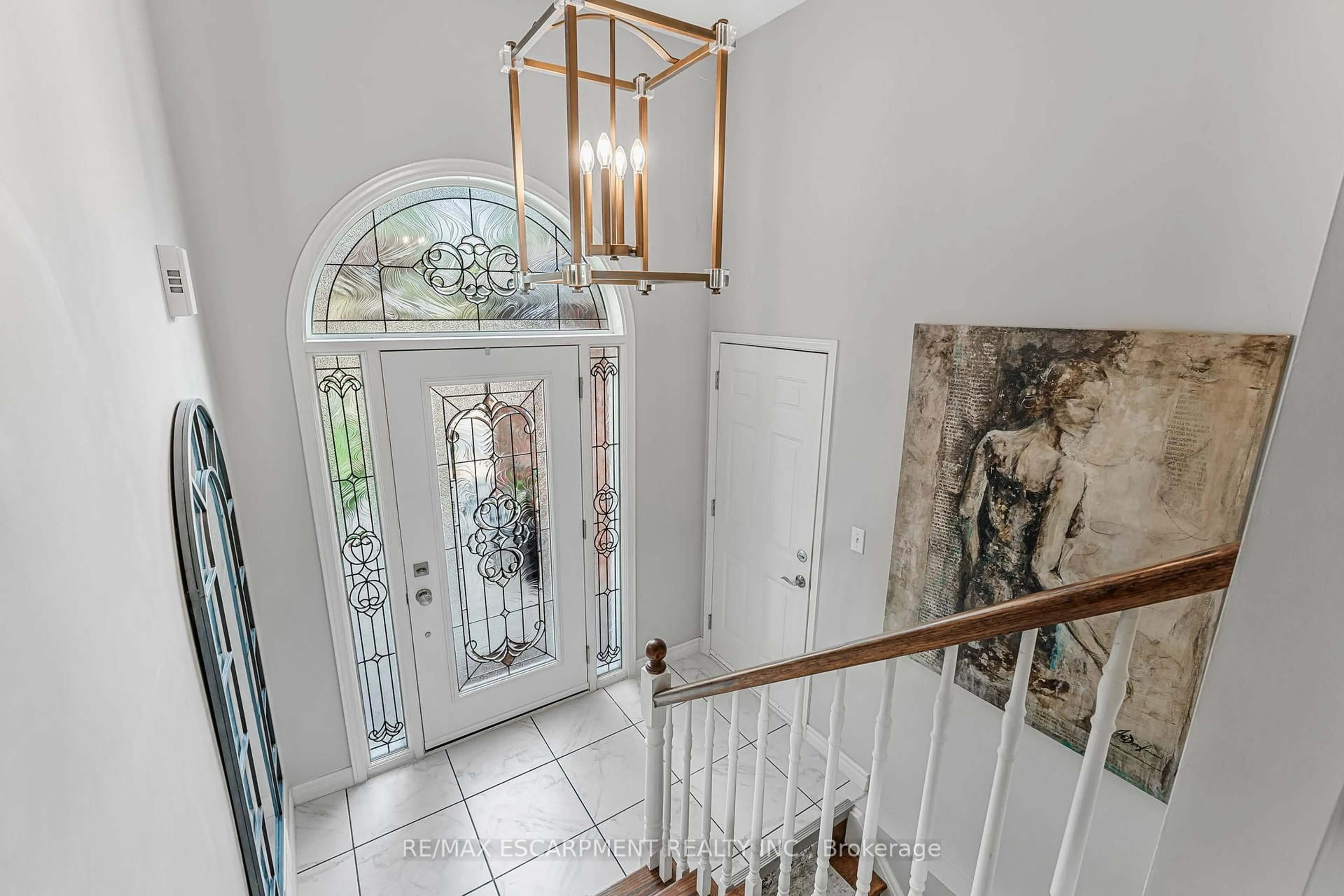 Indoor entryway for 2461 SHURIE Rd, West Lincoln Ontario L0R 2A0