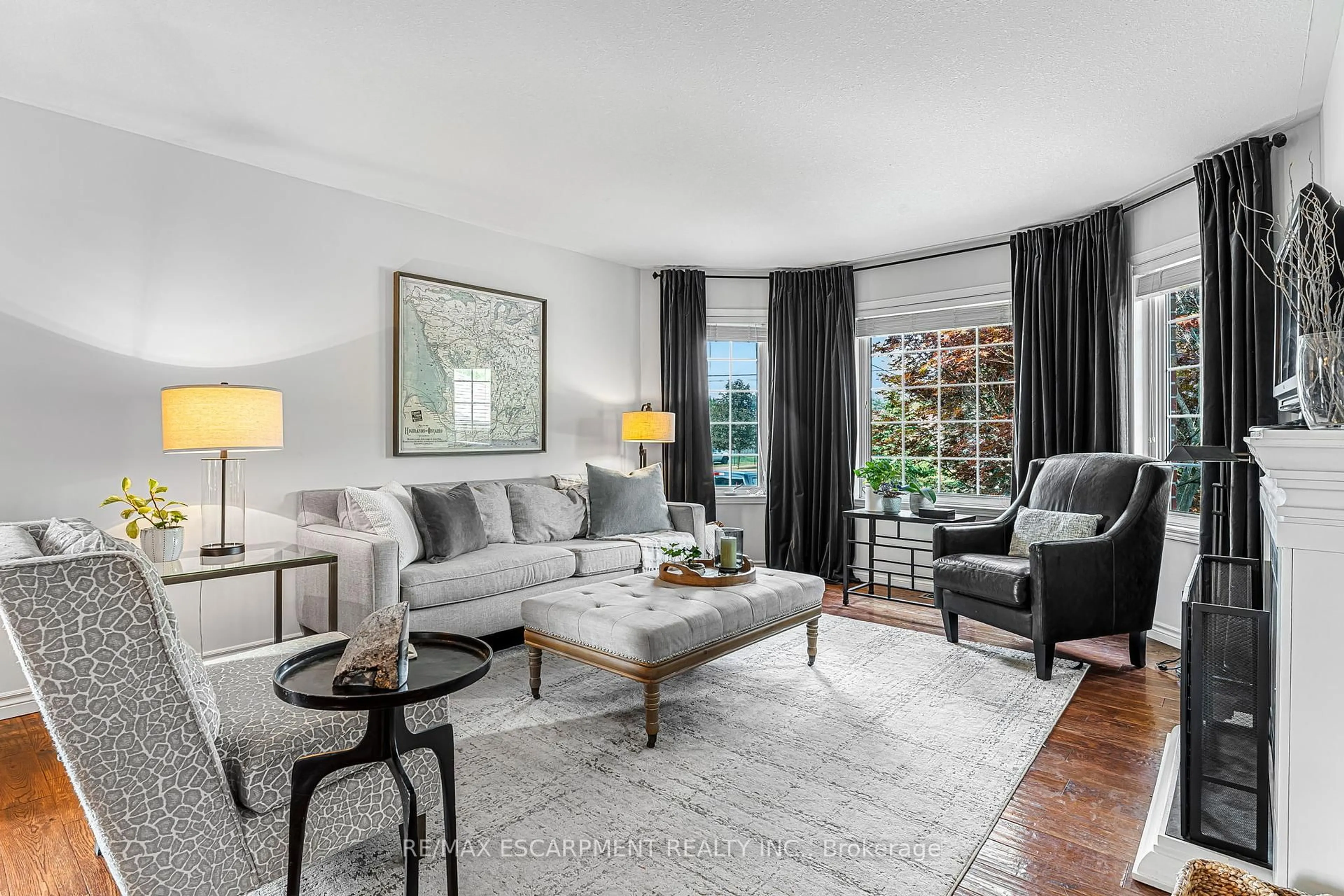 Living room with furniture, unknown for 2461 SHURIE Rd, West Lincoln Ontario L0R 2A0