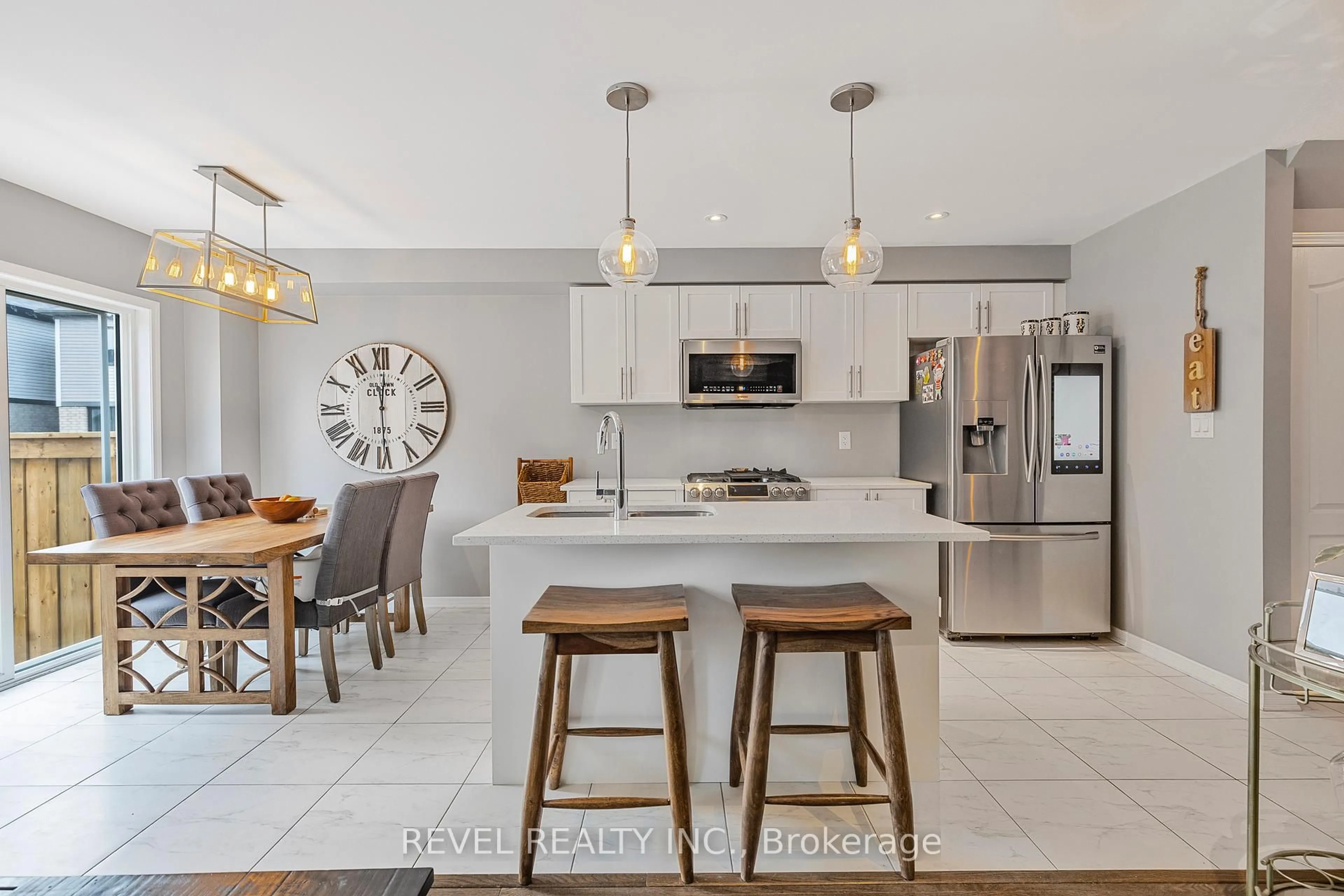 Open concept kitchen, ceramic/tile floor for 154 Maclachlan Ave, Haldimand Ontario N3W 0C9