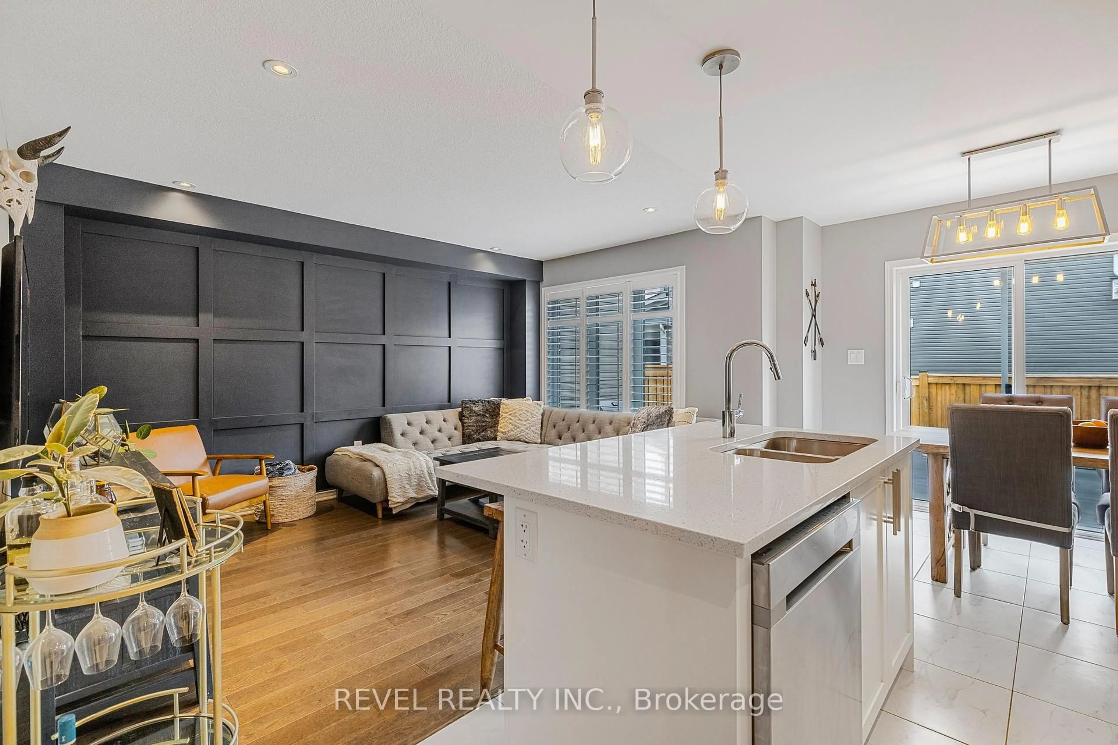 Open concept kitchen, unknown for 154 Maclachlan Ave, Haldimand Ontario N3W 0C9