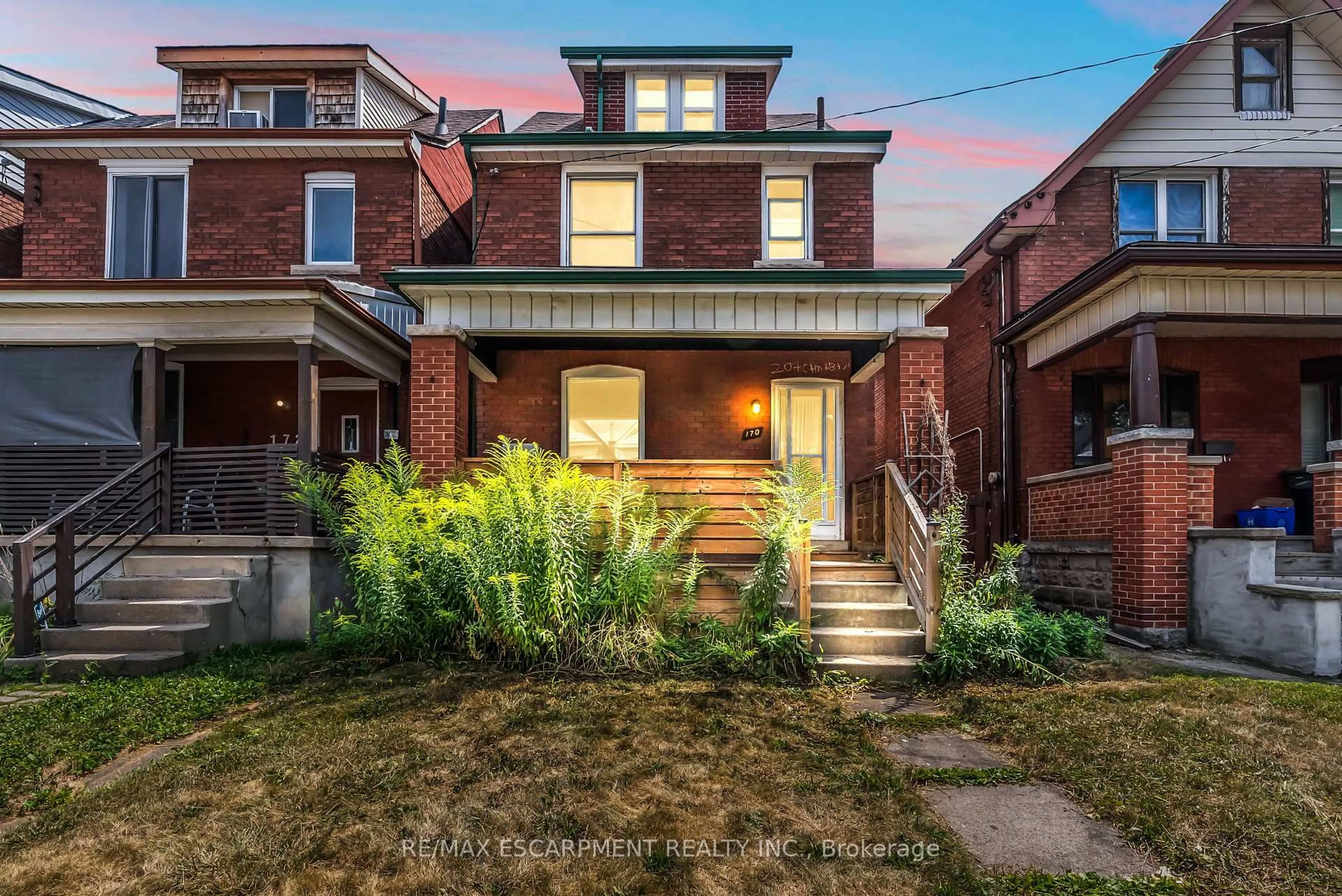 Home with brick exterior material, street for 170 Grosvenor Ave, Hamilton Ontario L8L 7S8