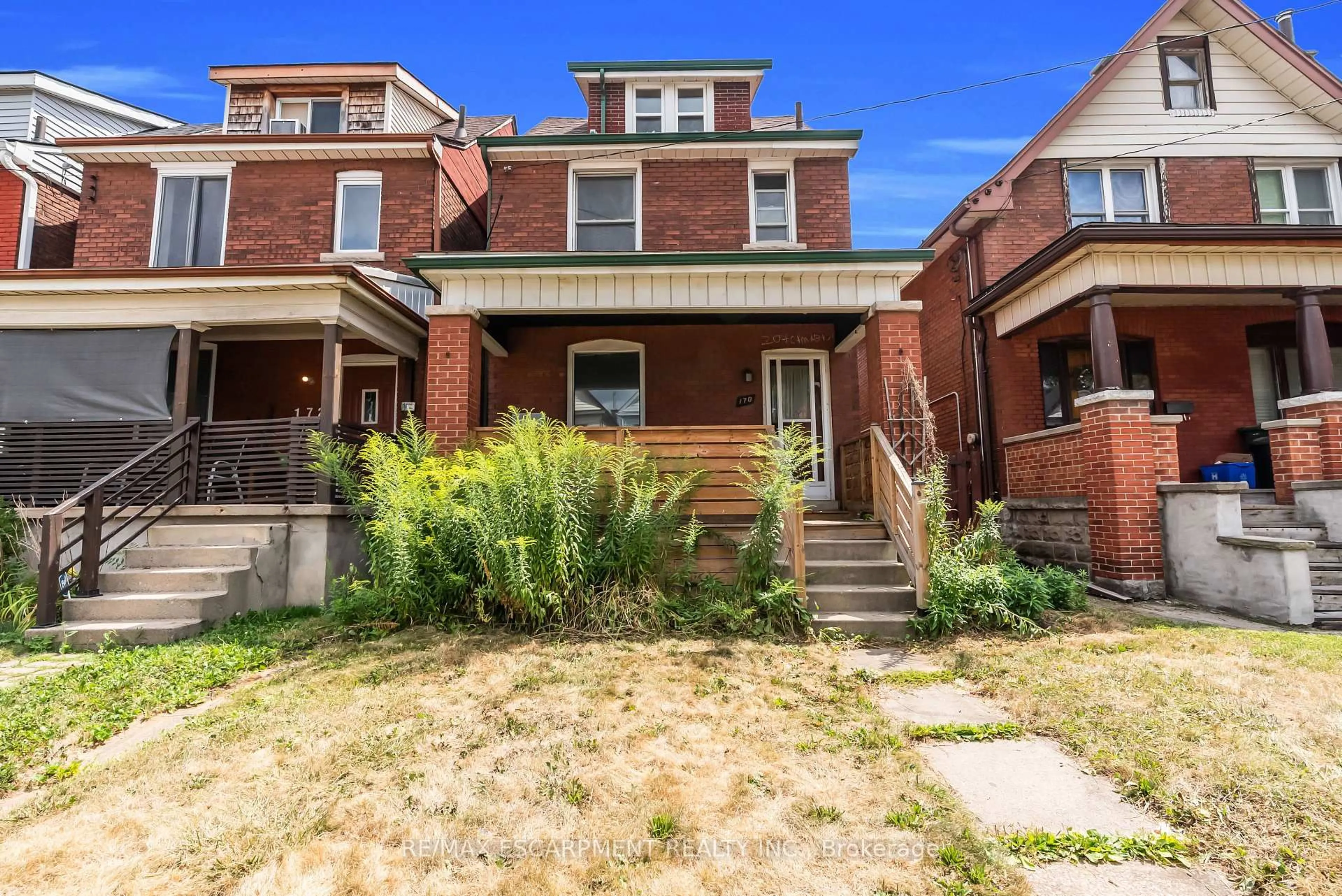 Home with brick exterior material, street for 170 Grosvenor Ave, Hamilton Ontario L8L 7S8