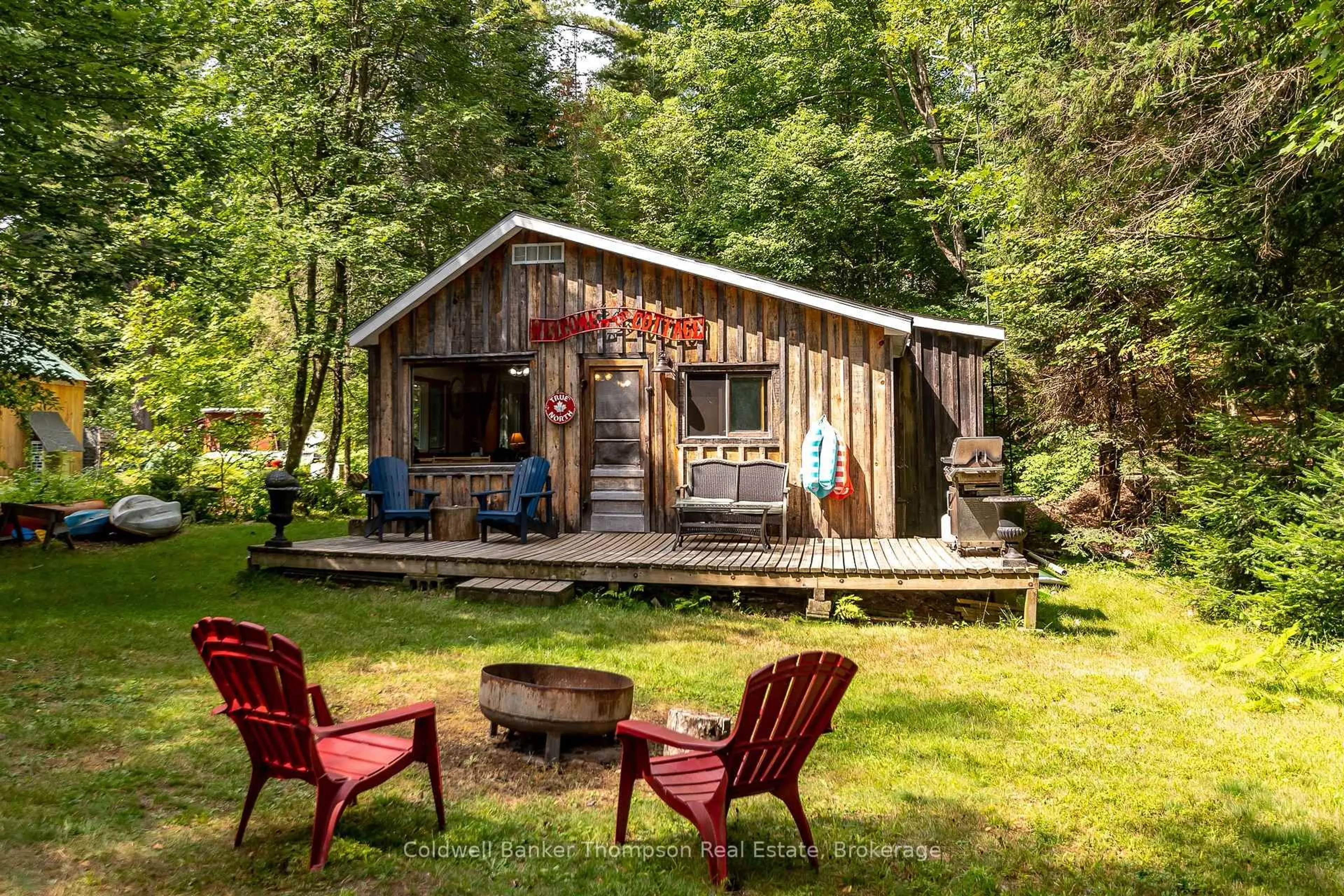 Shed for 132 Muskoka River Rd, Huntsville Ontario P0B 1L0