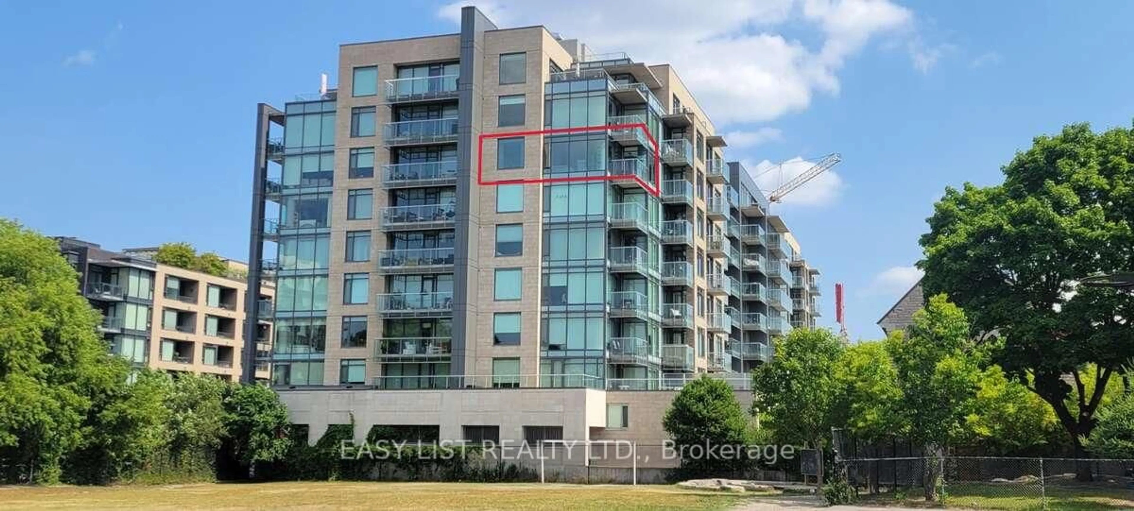 Blurry image for 108 Richmond Rd #701, Ottawa Ontario K1Z 0B3