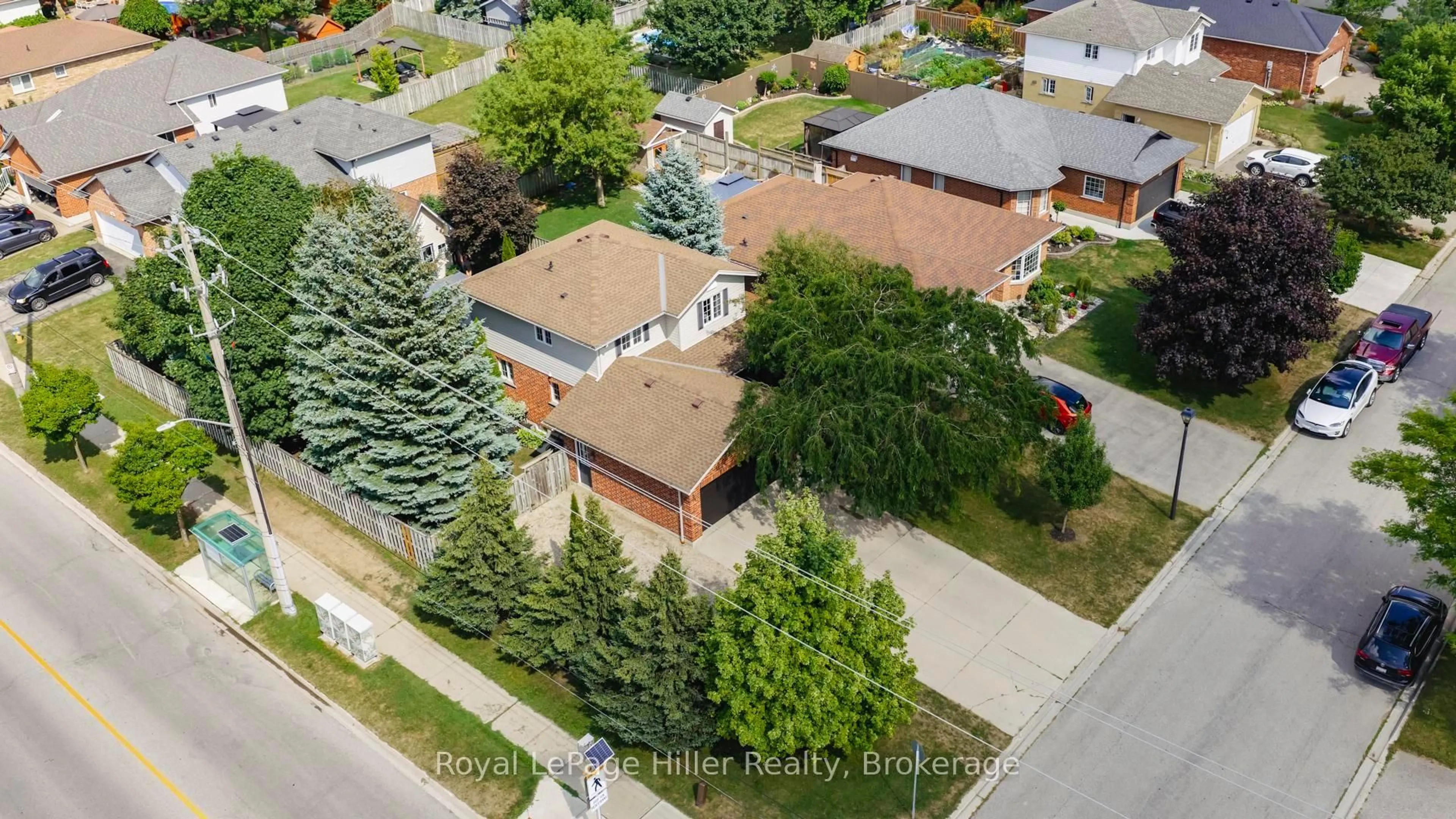 A pic from outside/outdoor area/front of a property/back of a property/a pic from drone, street for 130 Oakdale Ave, Stratford Ontario N5A 7W2