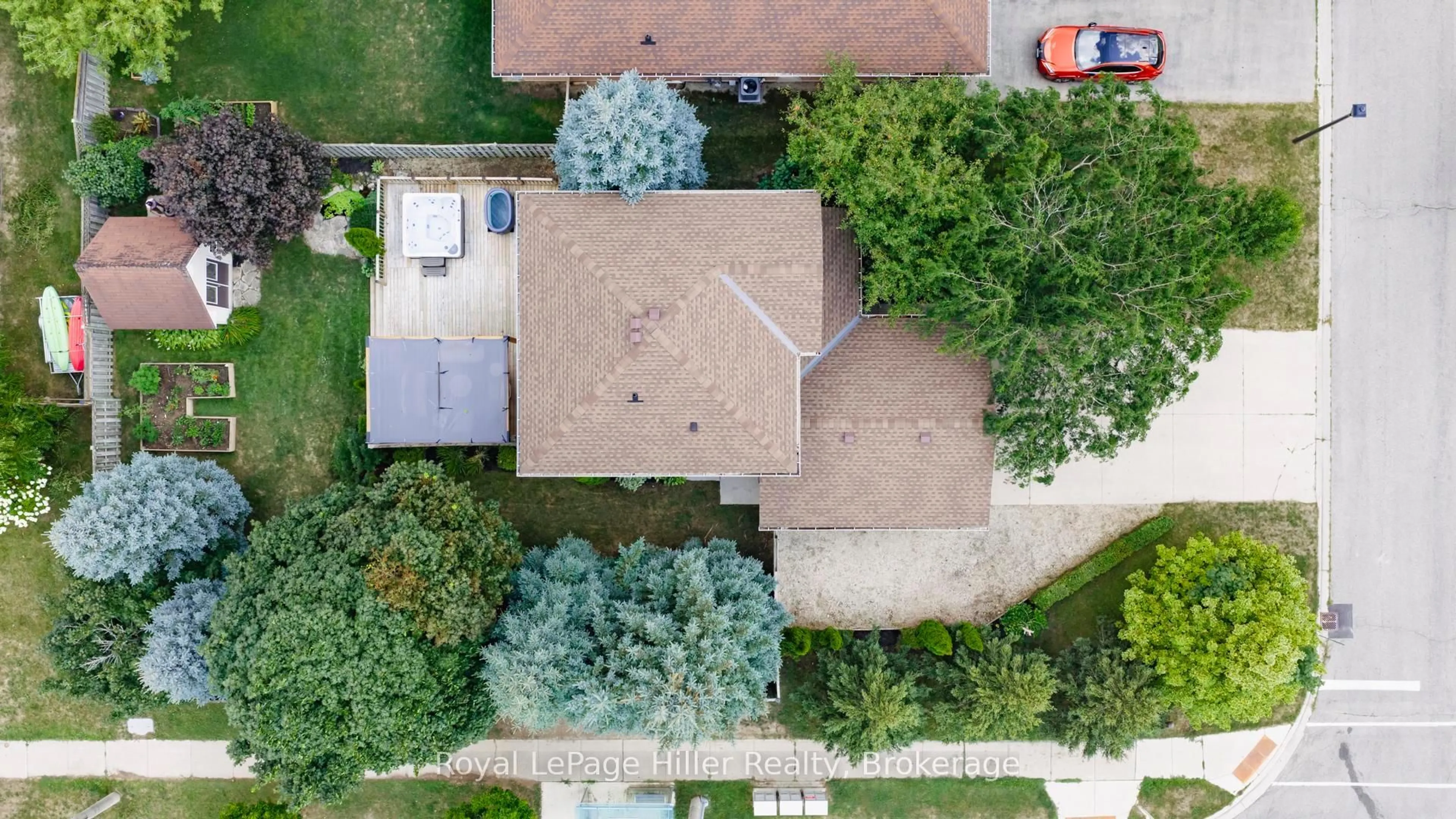 A pic from outside/outdoor area/front of a property/back of a property/a pic from drone, street for 130 Oakdale Ave, Stratford Ontario N5A 7W2