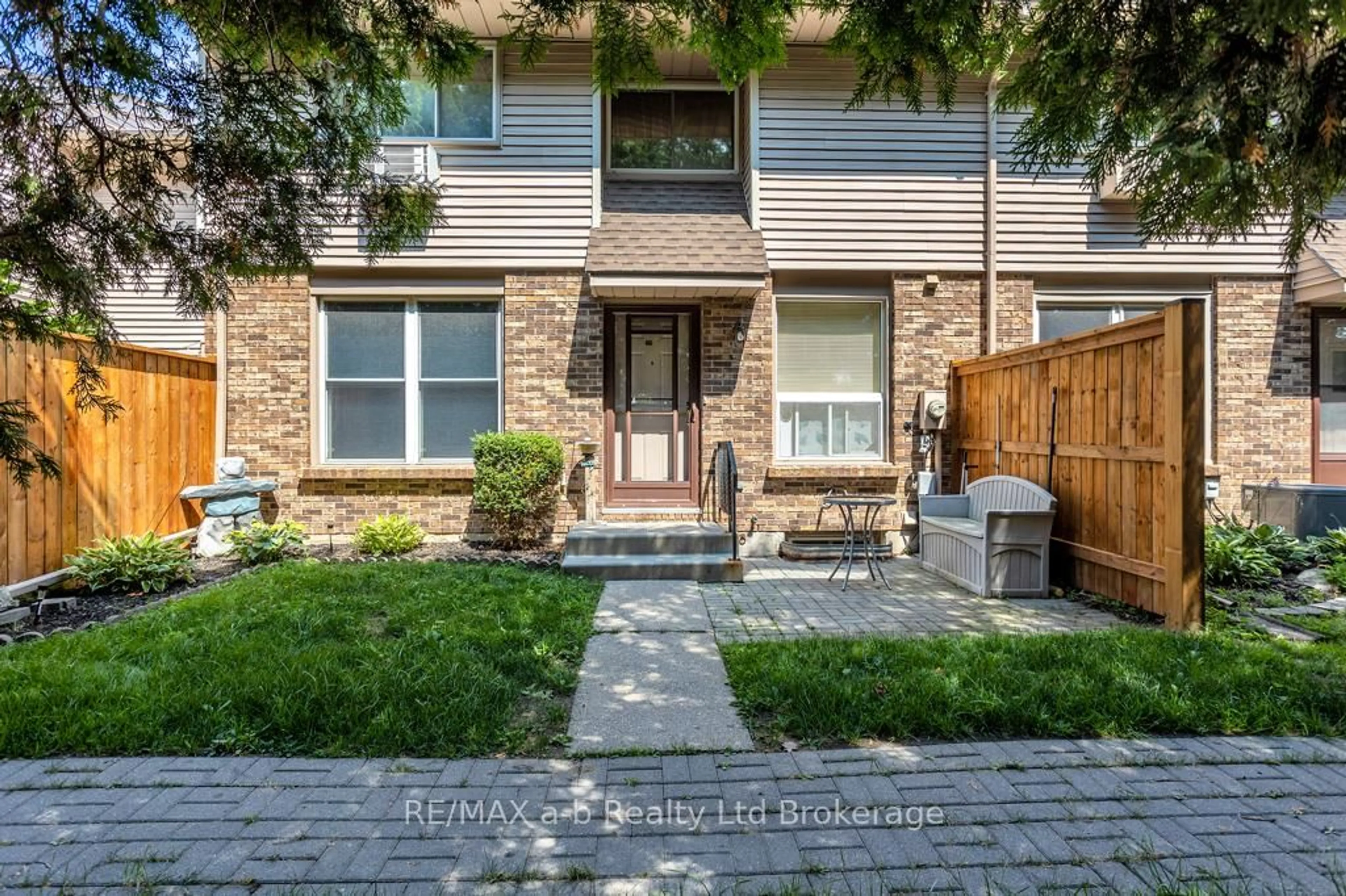 Home with brick exterior material, street for 19-1 Lamers Crt, Tillsonburg Ontario N4G 4T6