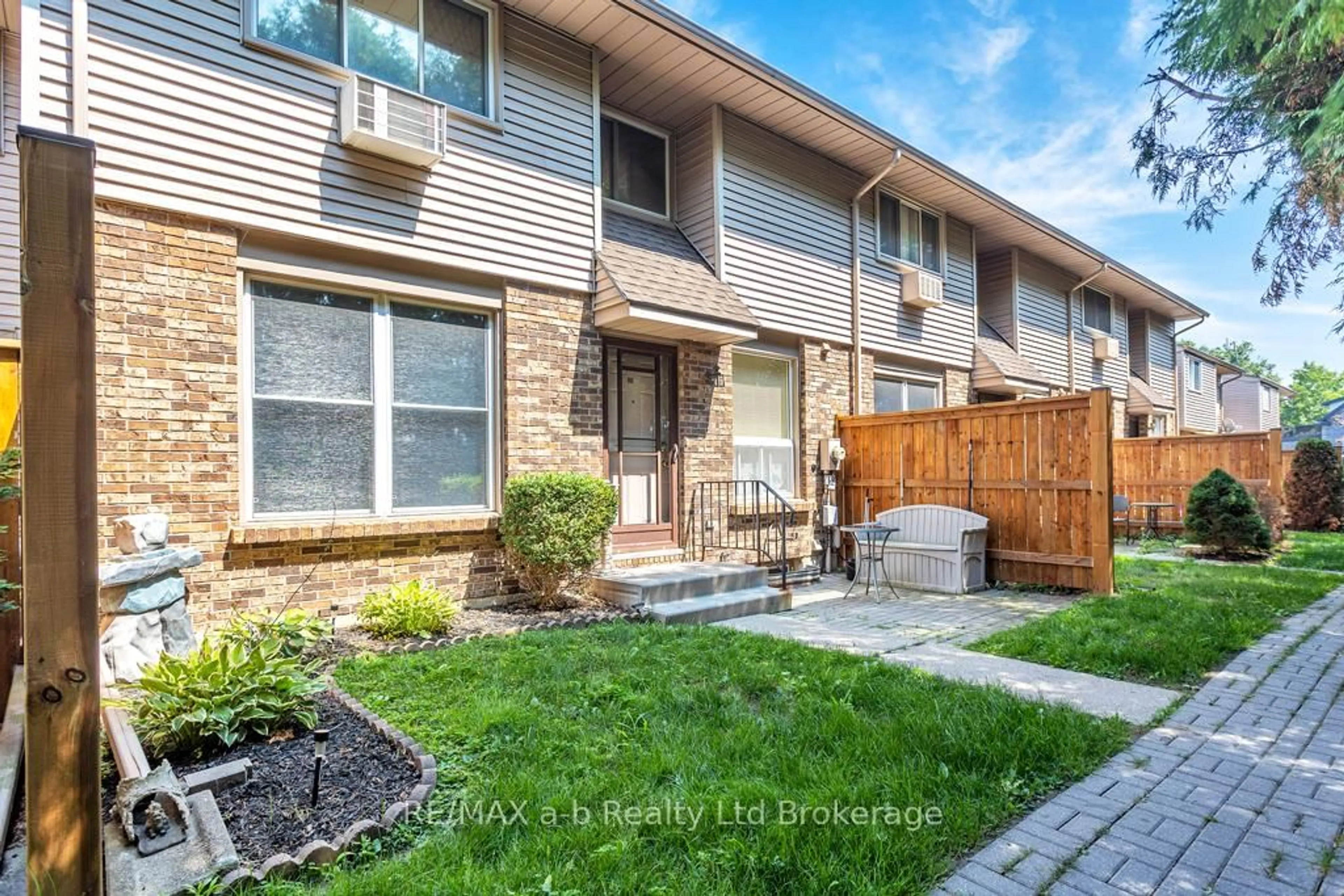 Home with brick exterior material, street for 19-1 Lamers Crt, Tillsonburg Ontario N4G 4T6