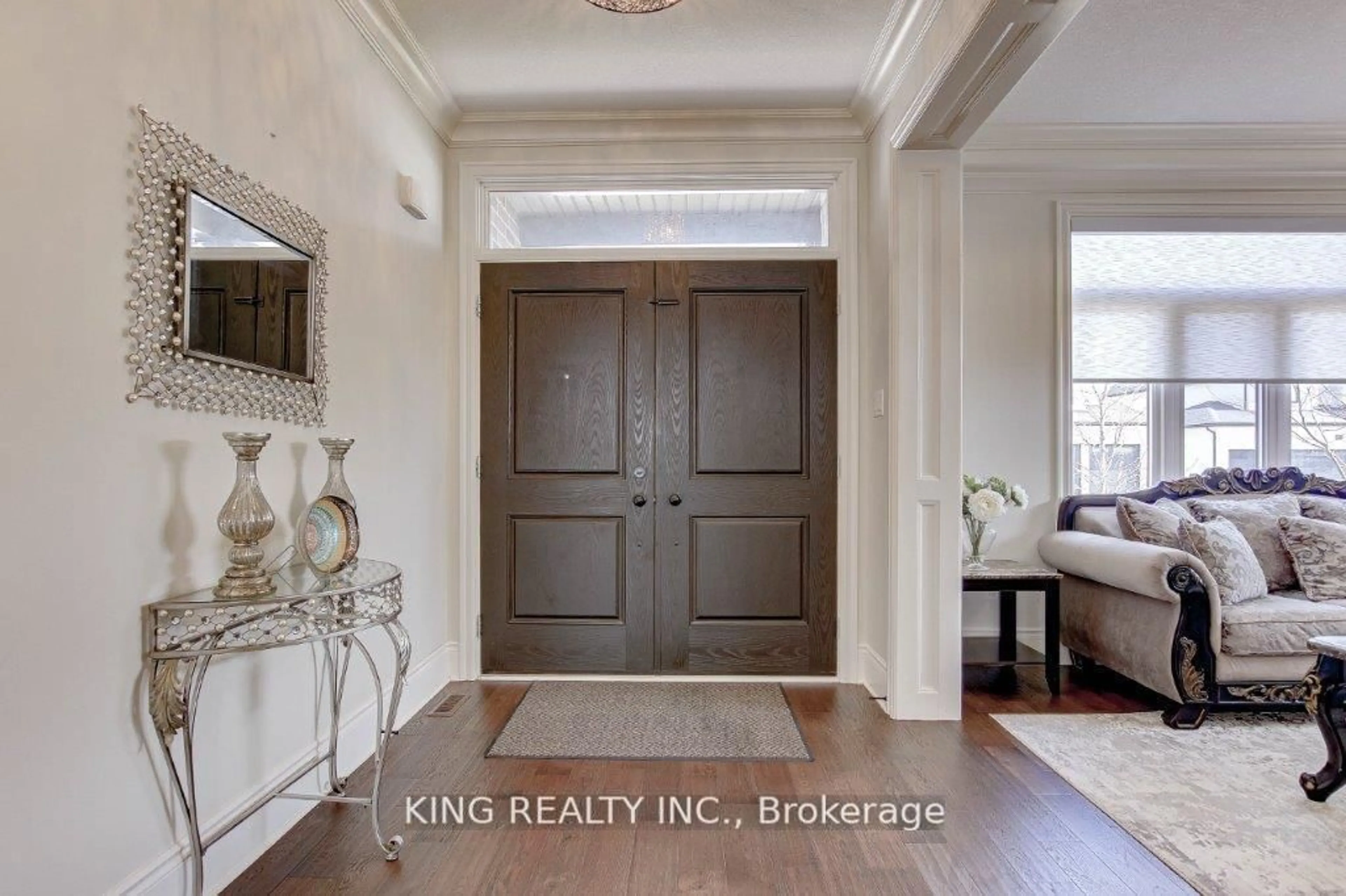 Indoor entryway for 6448 CROWN GRANT Rd, London South Ontario N6P 0G4