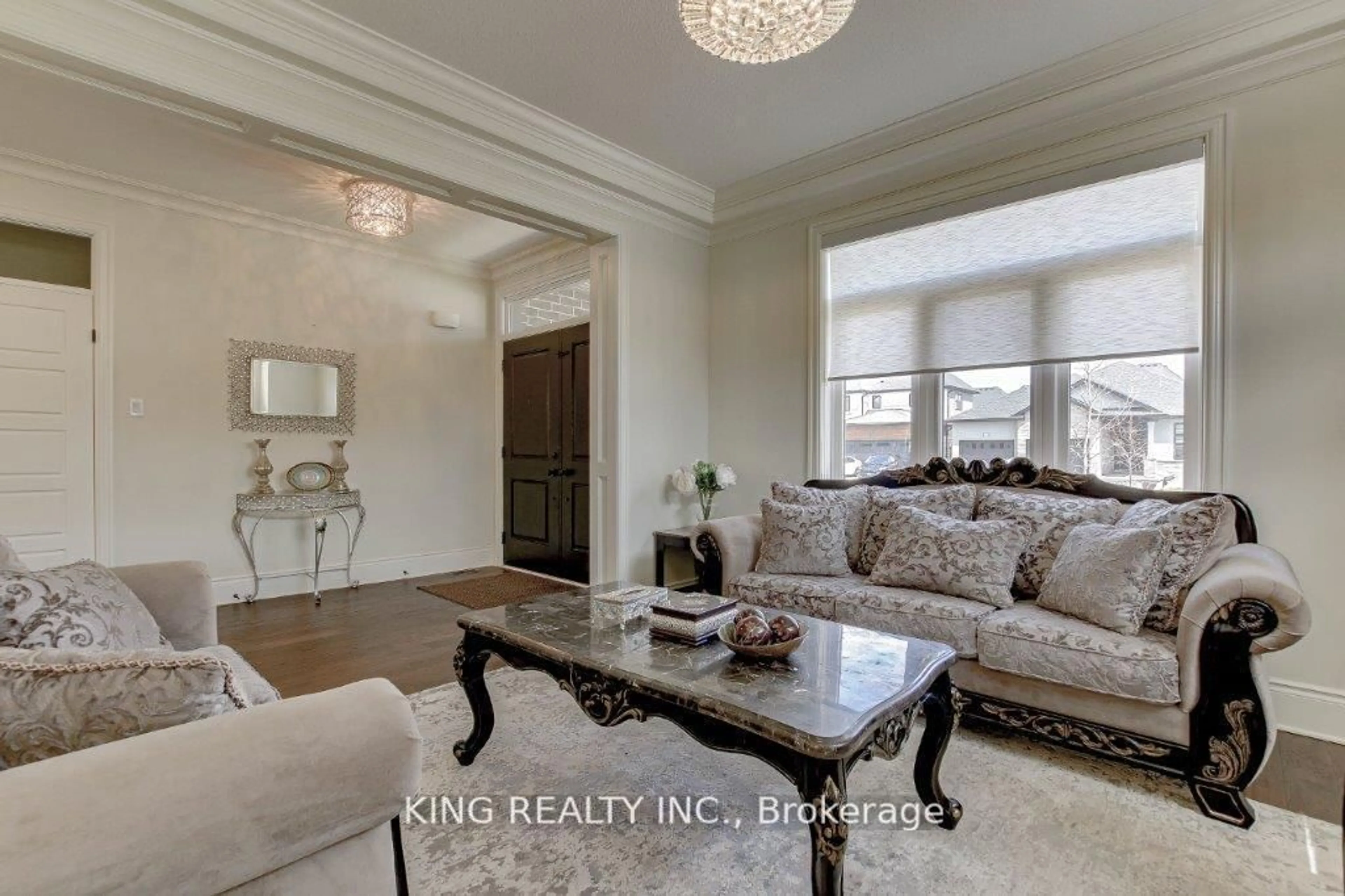 Living room with furniture, unknown for 6448 CROWN GRANT Rd, London South Ontario N6P 0G4