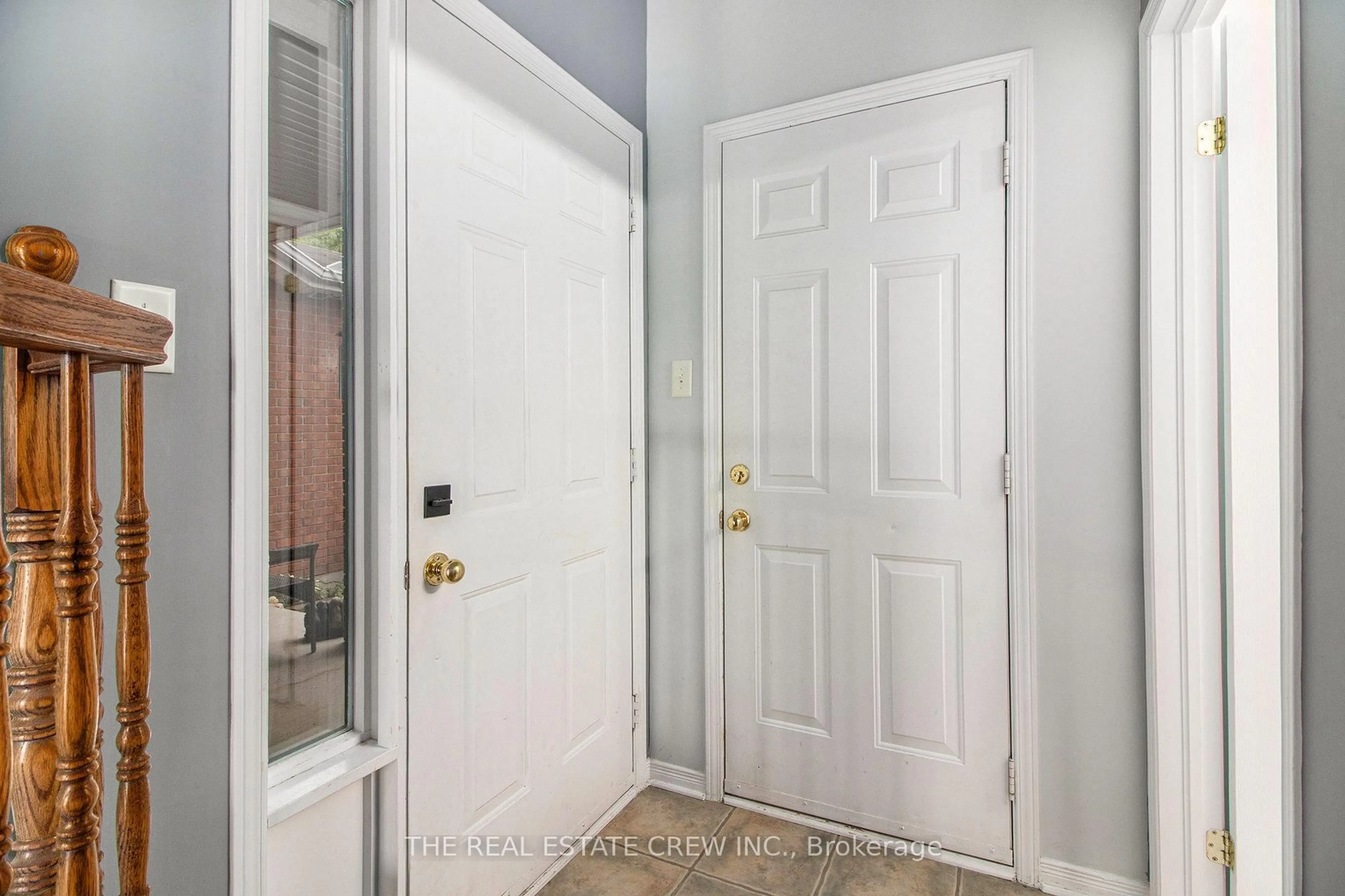 Indoor entryway for 2056 Scully Way, Ottawa Ontario K4A 4L9