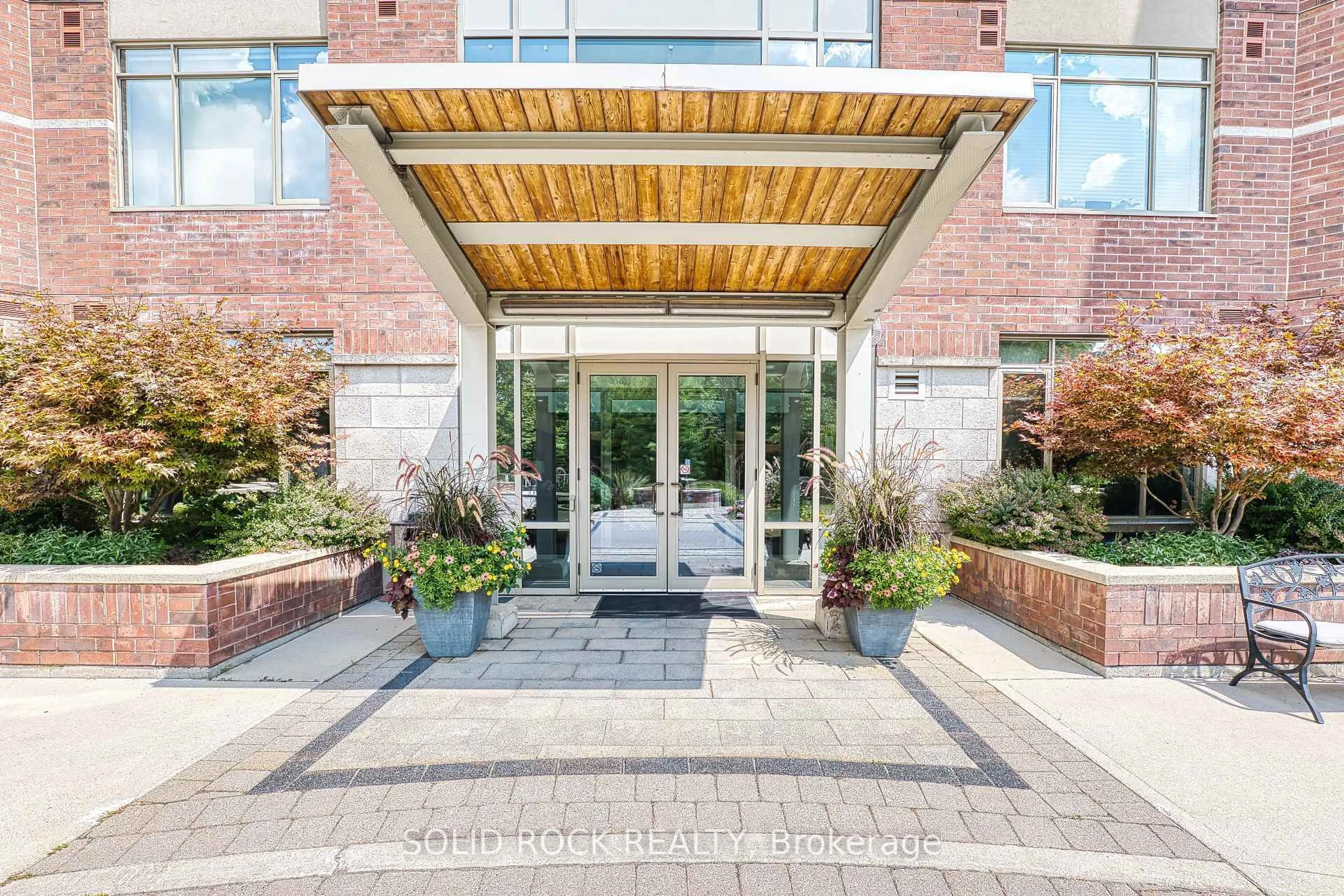 Indoor foyer for 400 Romeo St #103, Stratford Ontario N5A 0A2