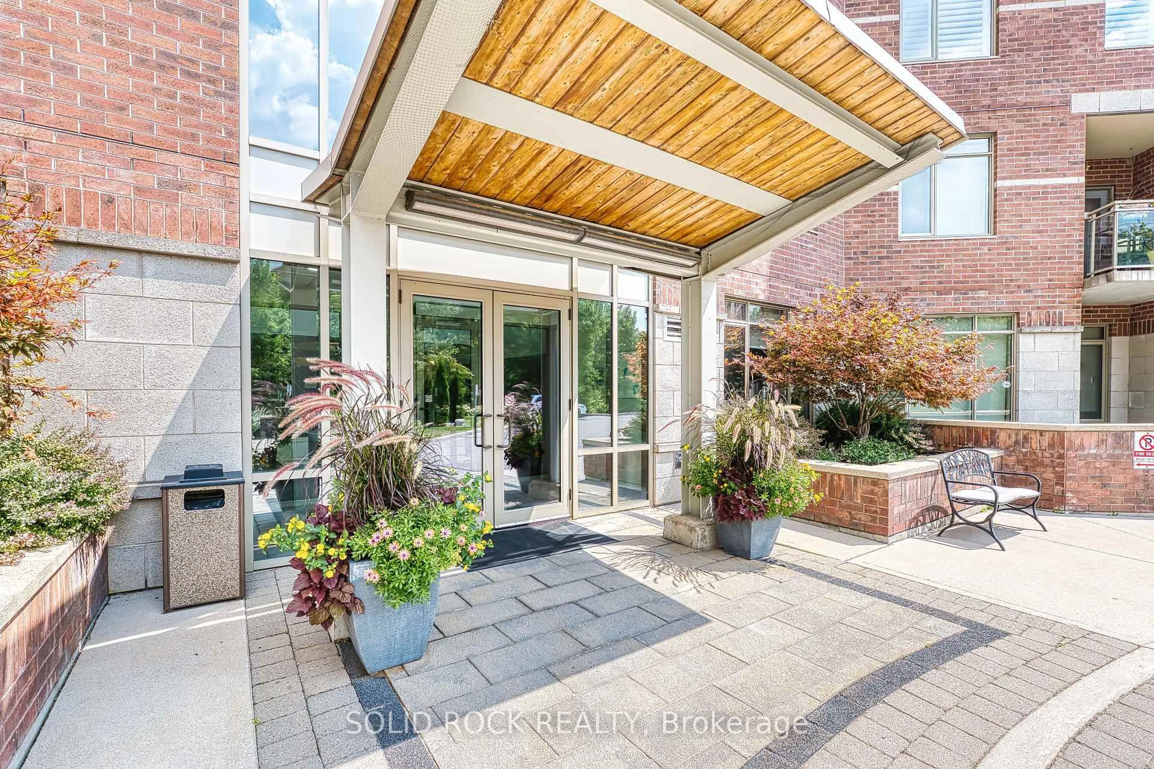 Indoor entryway for 400 Romeo St #103, Stratford Ontario N5A 0A2