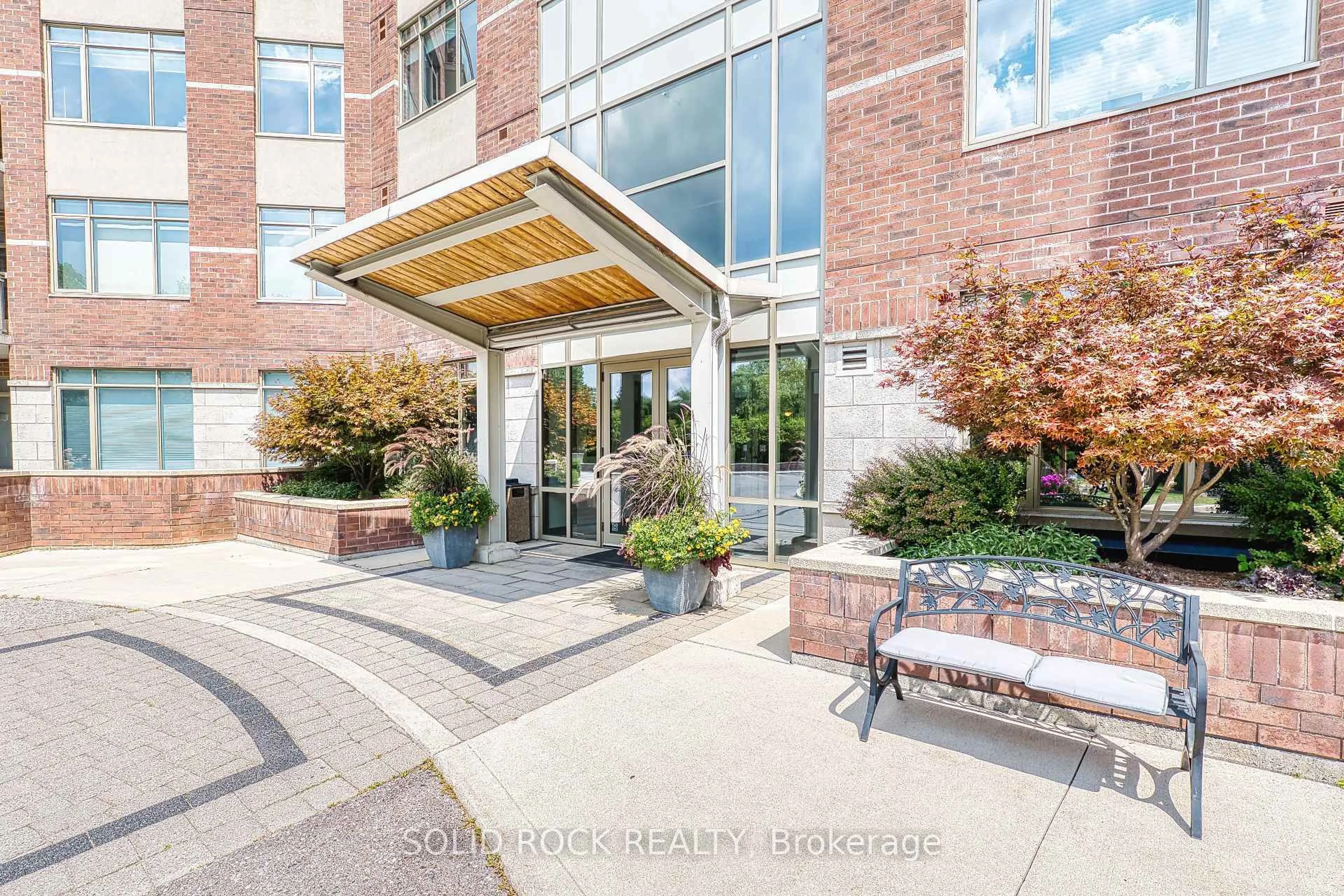 Indoor foyer for 400 Romeo St #103, Stratford Ontario N5A 0A2
