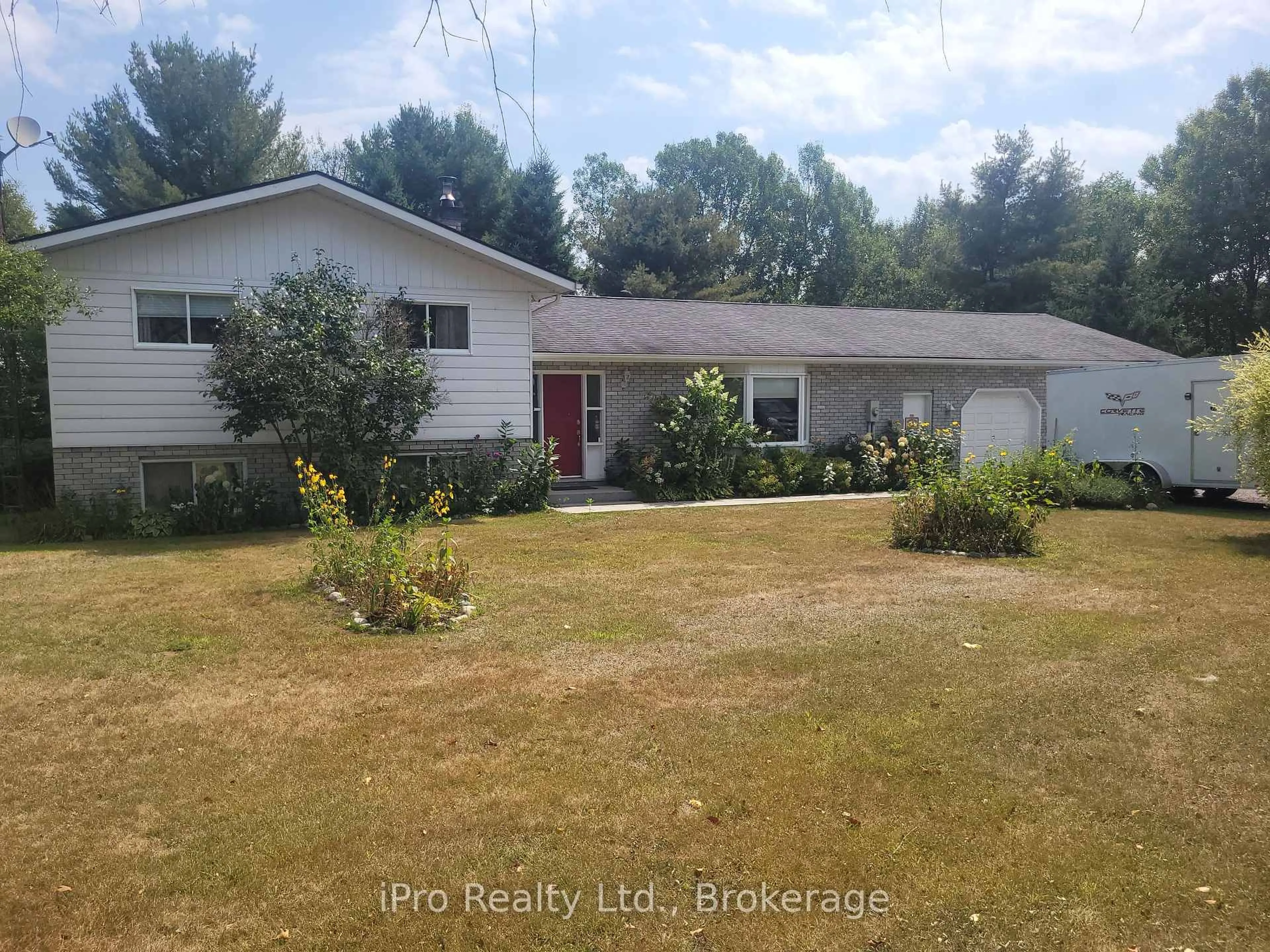 A pic from outside/outdoor area/front of a property/back of a property/a pic from drone, water/lake/river/ocean view for 555 Old North Rd, Huntsville Ontario P1H 2J4
