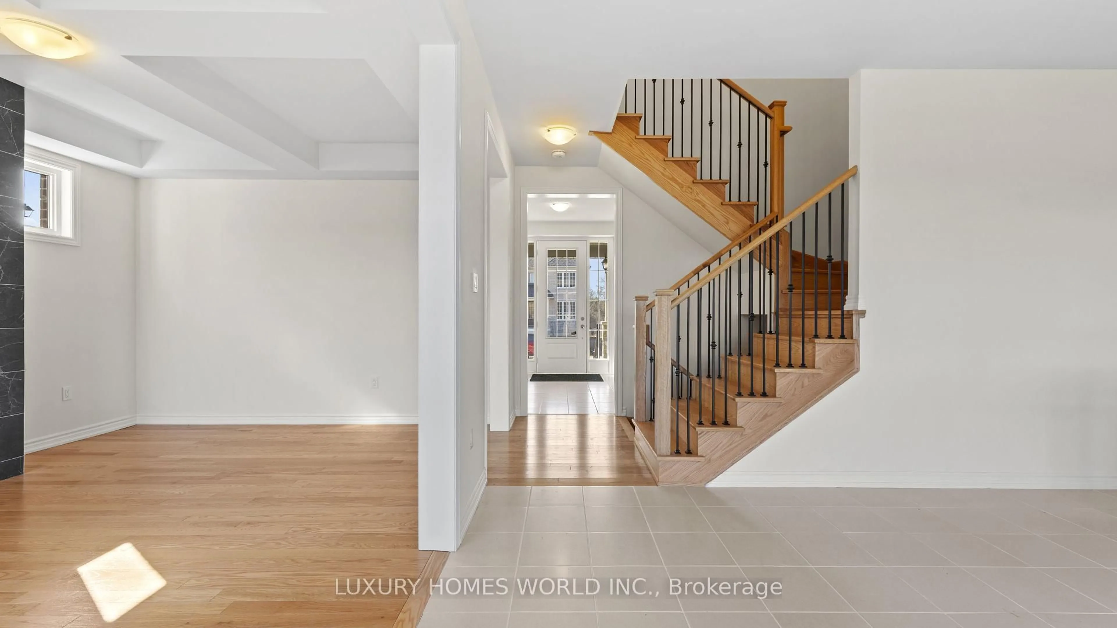 Indoor entryway for 61 Golden Meadows Dr, Otonabee-South Monaghan Ontario K9J 0K8