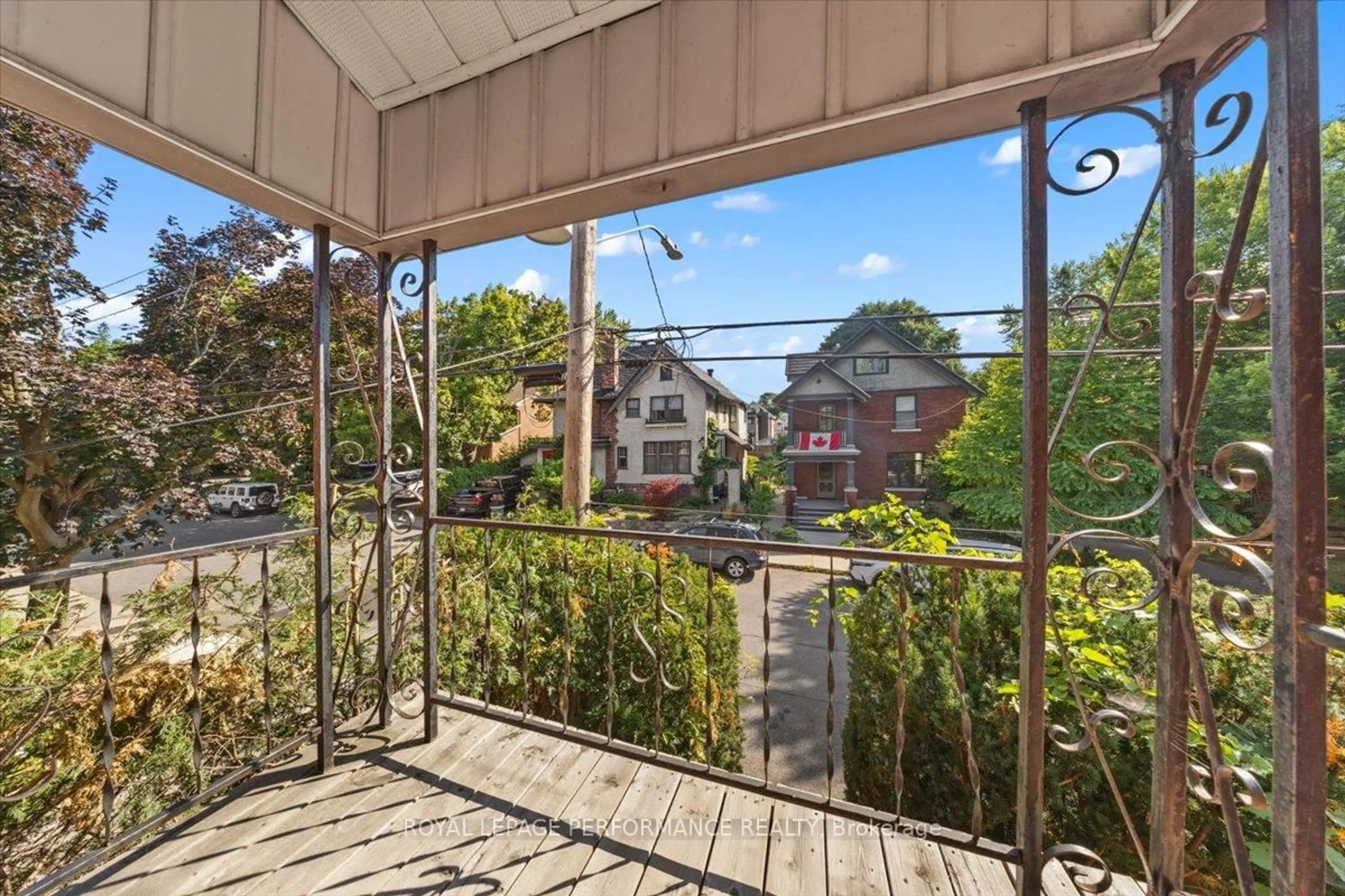 Patio, street for 46 Leonard Ave, Ottawa Ontario K1S 4T9