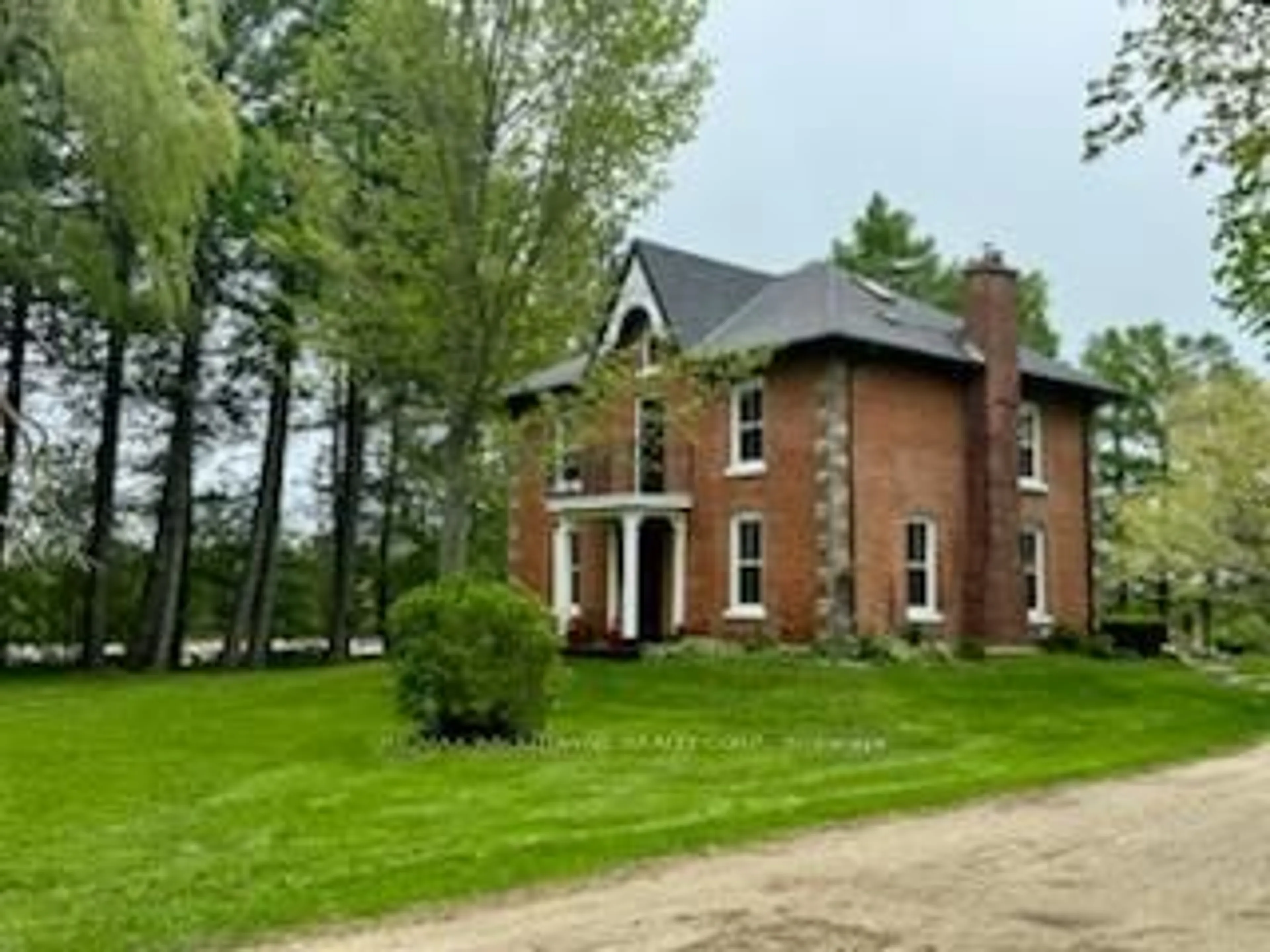 Home with brick exterior material, building for 674217 Hurontario St, Mono Ontario L9W 5R9