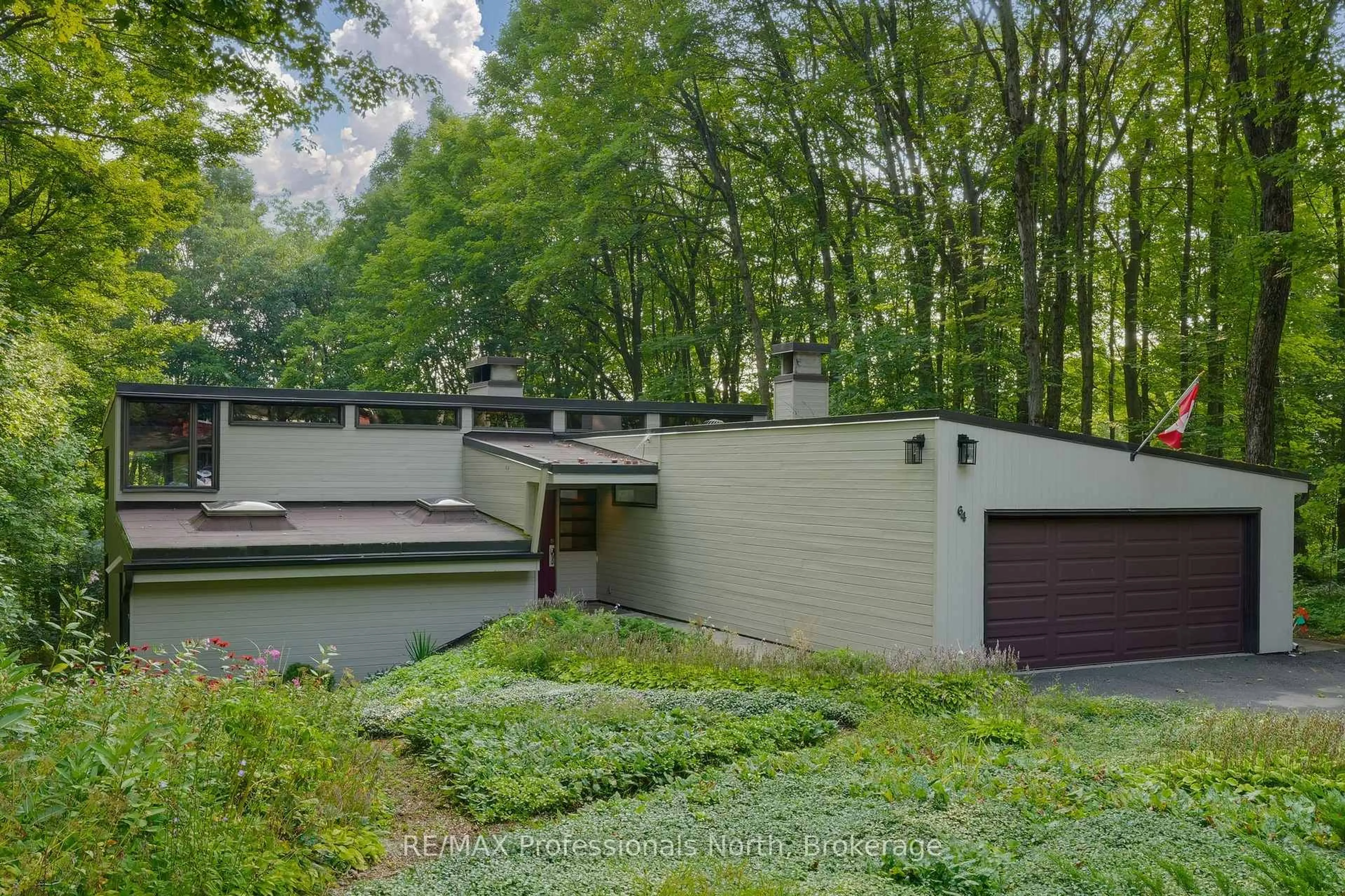 Unknown for 64 Woodland Dr, Bracebridge Ontario P1L 1M2