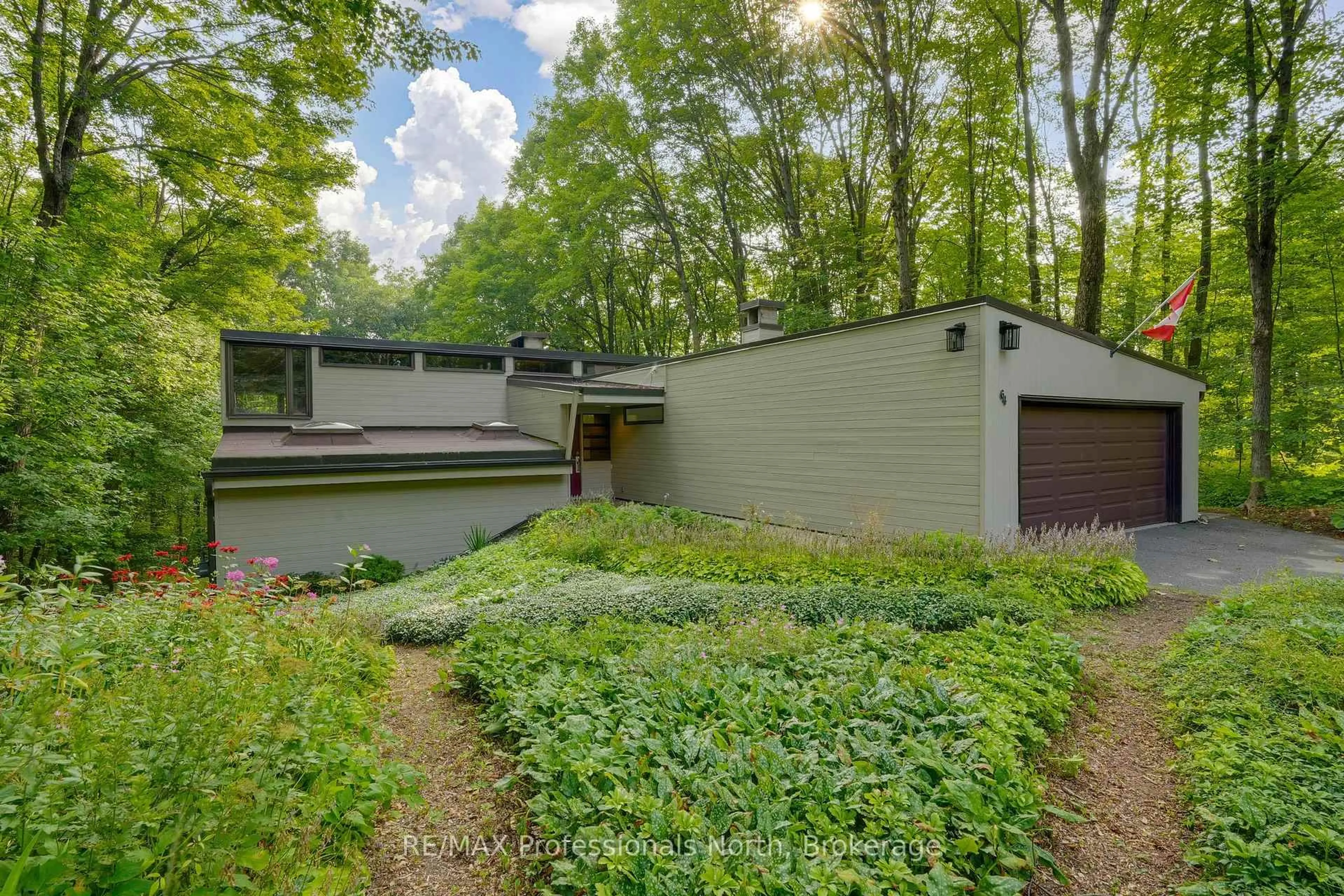 Unknown for 64 Woodland Dr, Bracebridge Ontario P1L 1M2