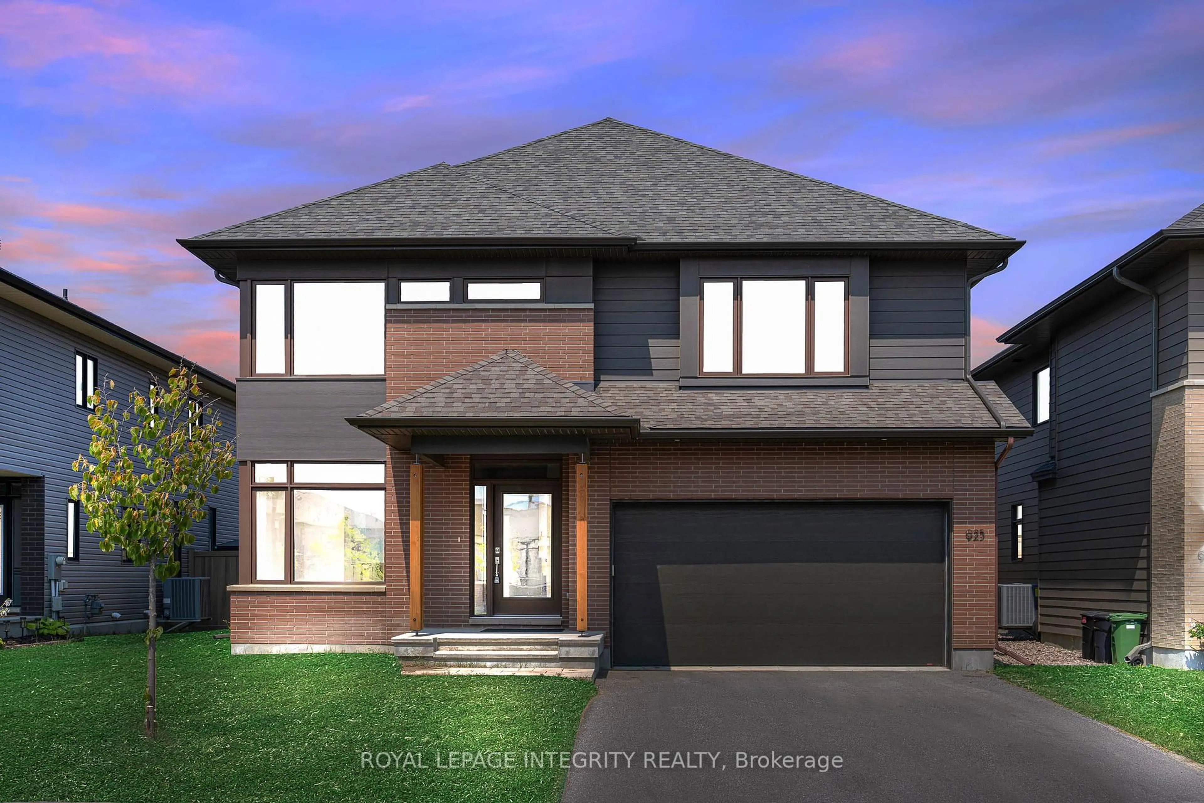 Home with brick exterior material, street for 925 Islington Way, Ottawa Ontario K1T 0T7