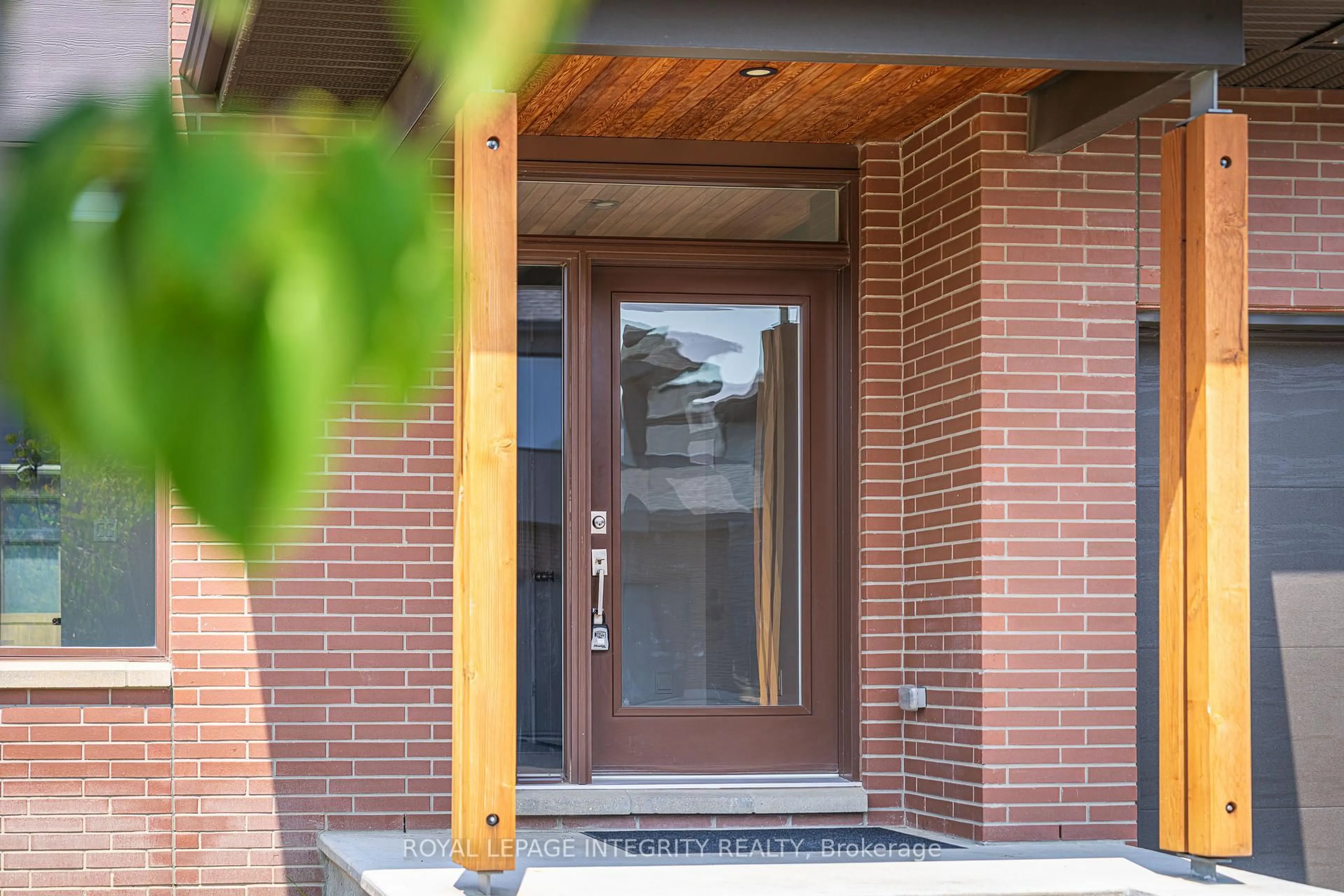 Home with brick exterior material, street for 925 Islington Way, Ottawa Ontario K1T 0T7