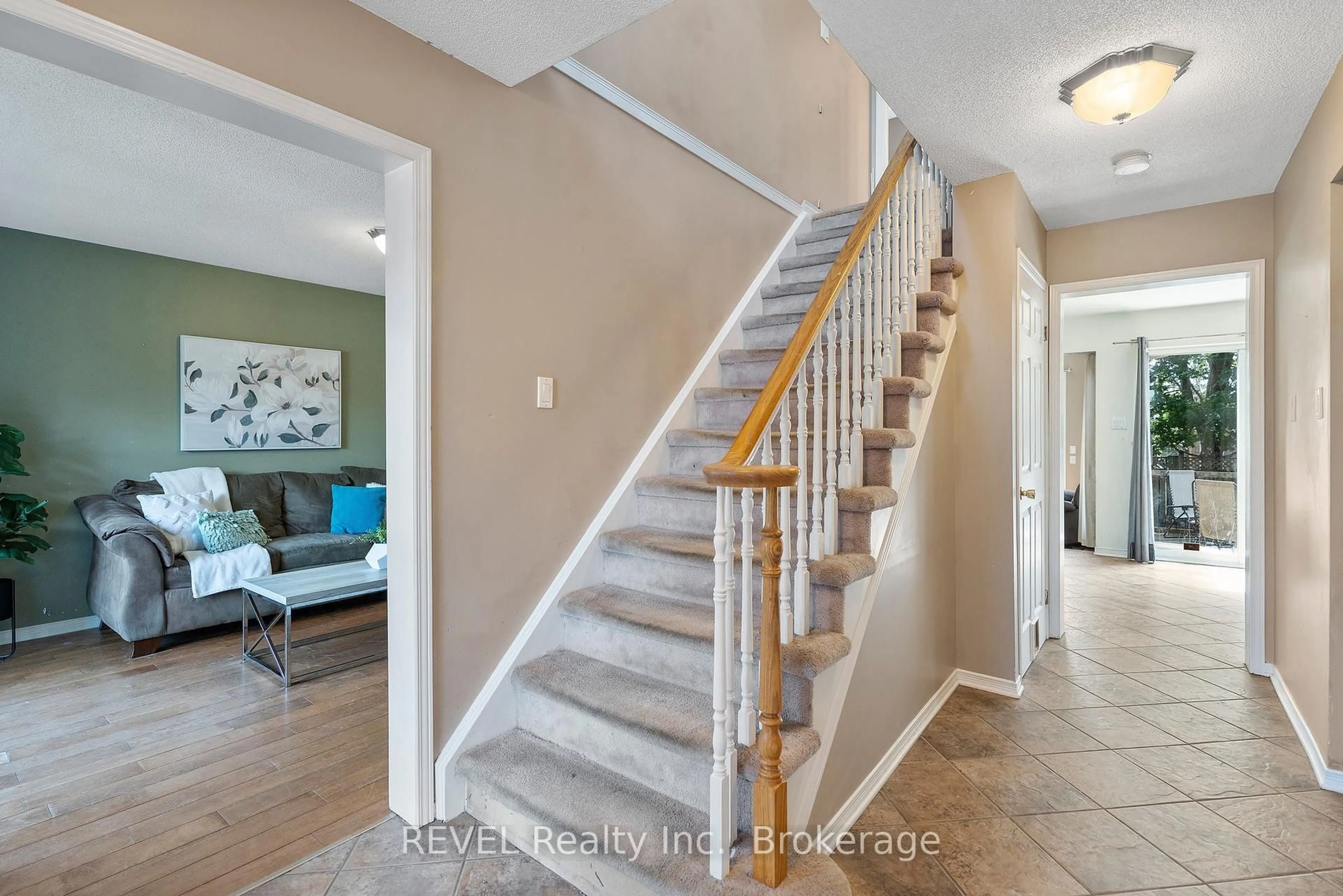 Unknown for 19 Crysler Cres, Thorold Ontario L2V 5A2