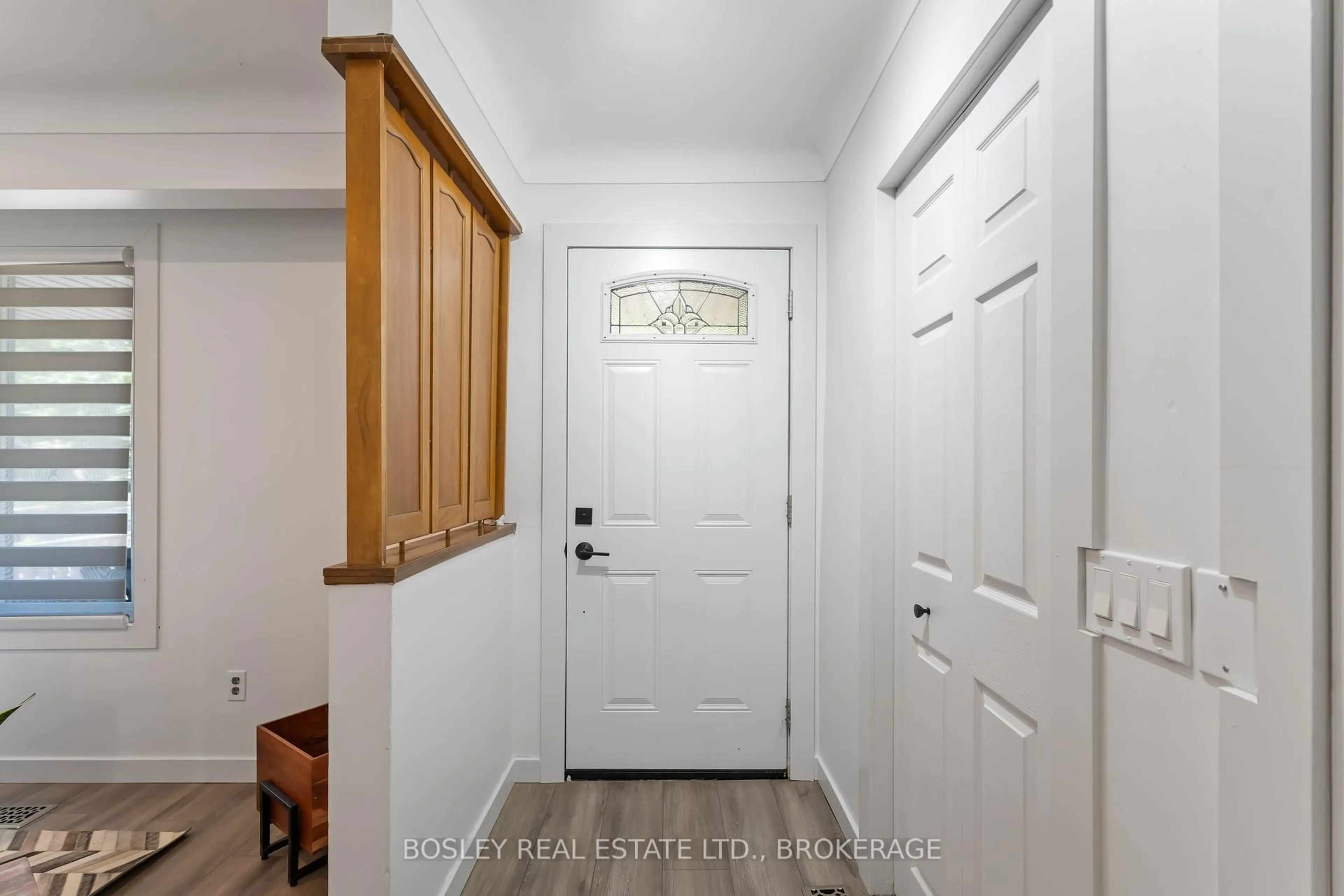 Indoor entryway for 96 Windward St, St. Catharines Ontario L2M 4C3