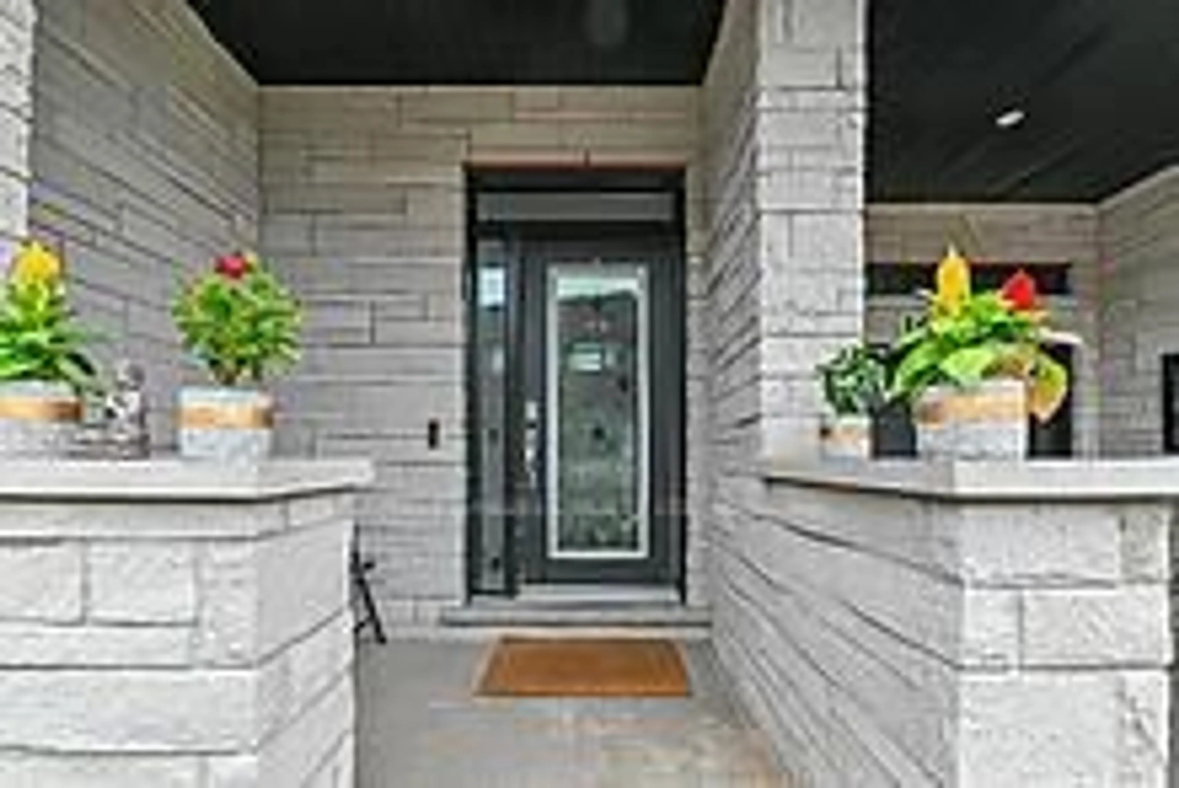 Indoor entryway for 35 Midhurst Hts #15, Hamilton Ontario L8J 0K9