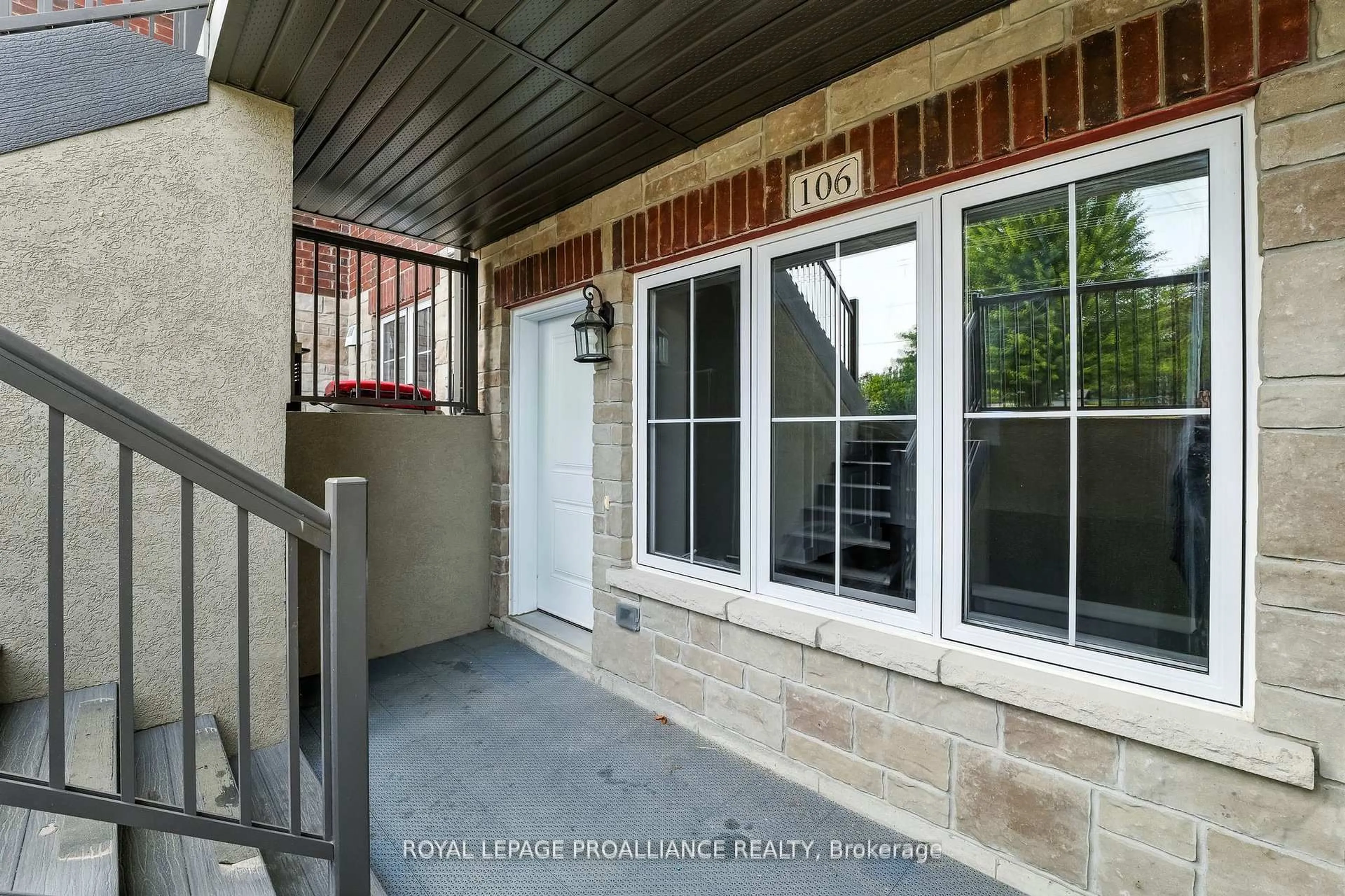 Indoor entryway for 15 Arthur St #106, Cramahe Ontario K0K 1S0