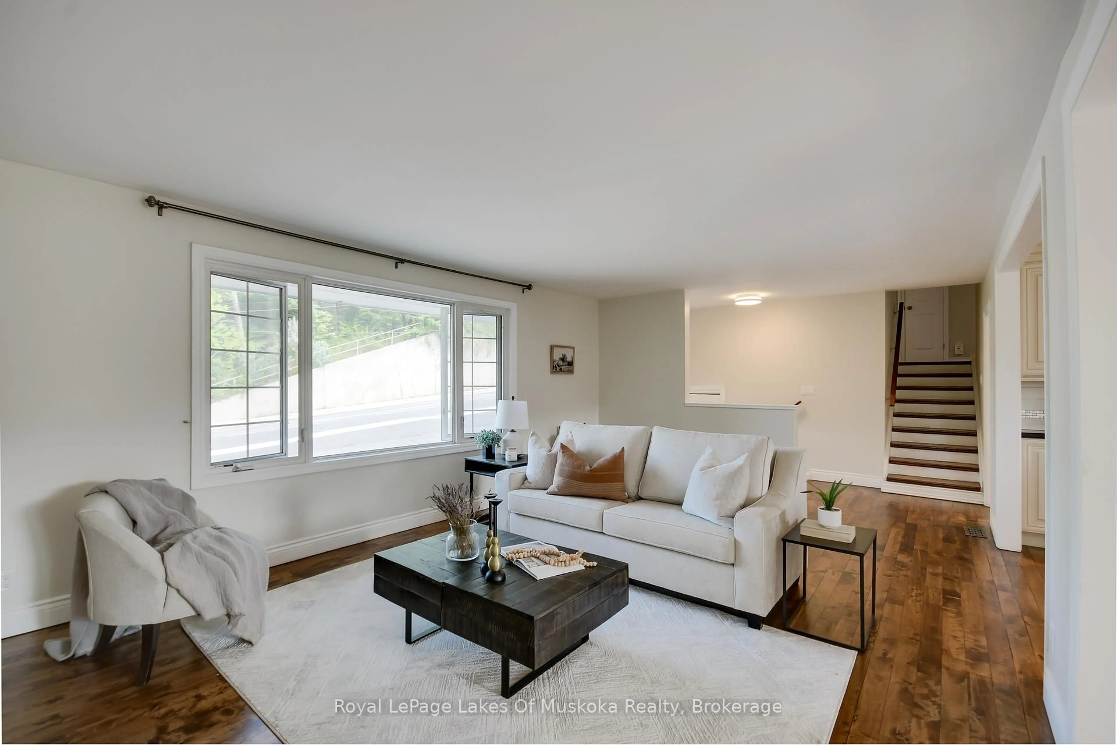 Living room with furniture, unknown for 30 Taylor Rd, Bracebridge Ontario P1L 1J6