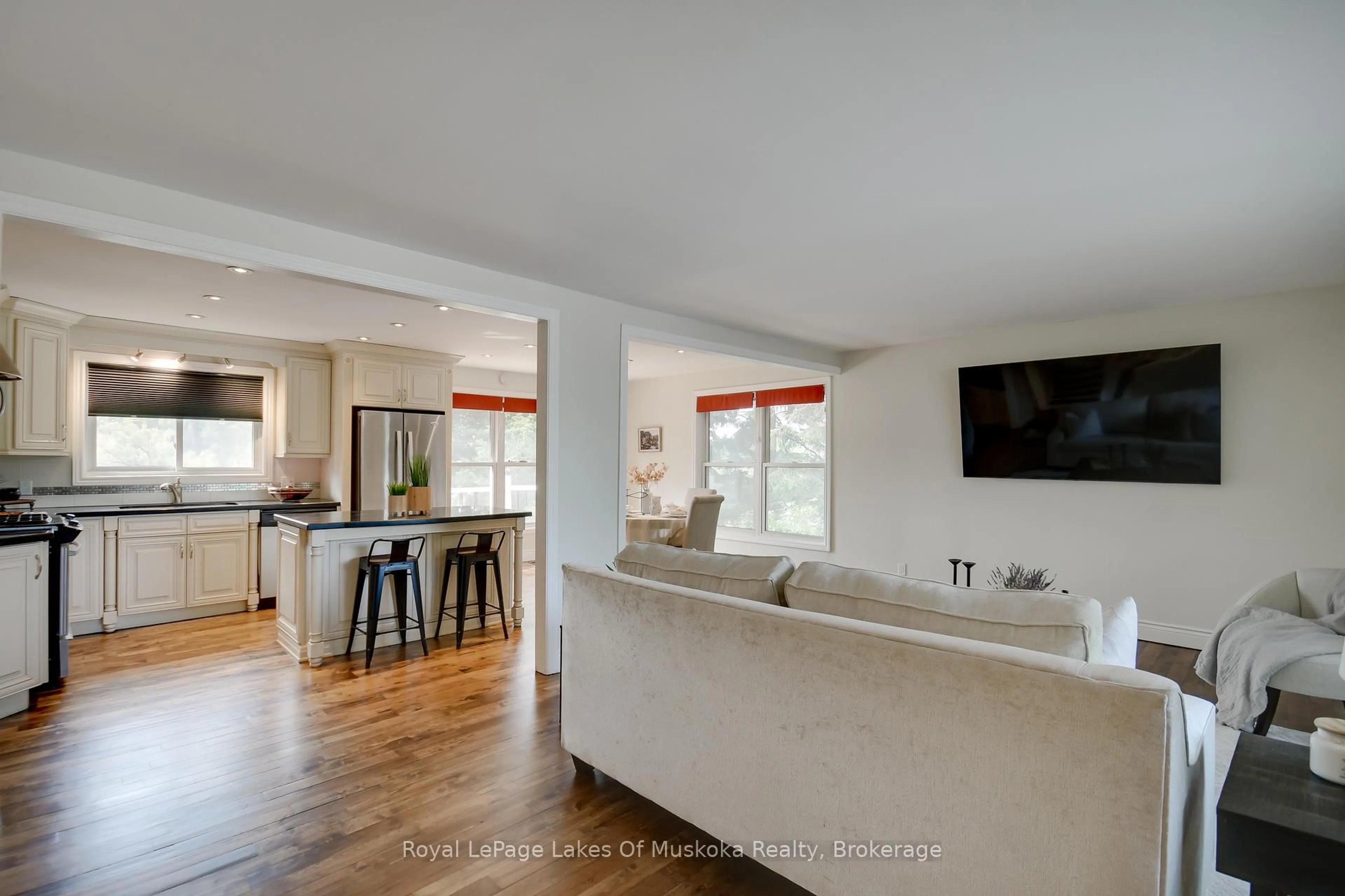 Open concept kitchen, unknown for 30 Taylor Rd, Bracebridge Ontario P1L 1J6