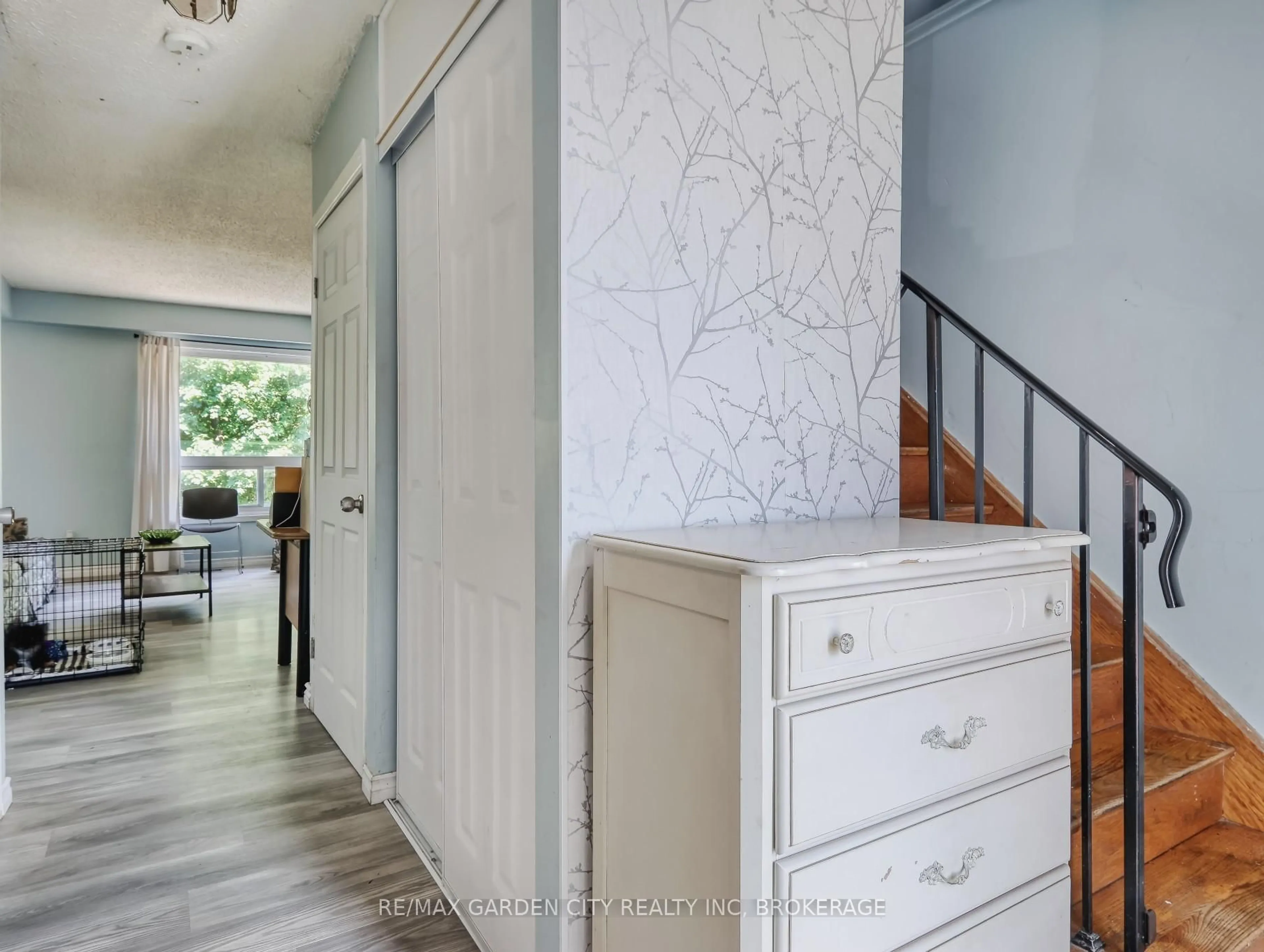 Indoor entryway for 286 Cushman Rd #40, St. Catharines Ontario L2M 6Z2