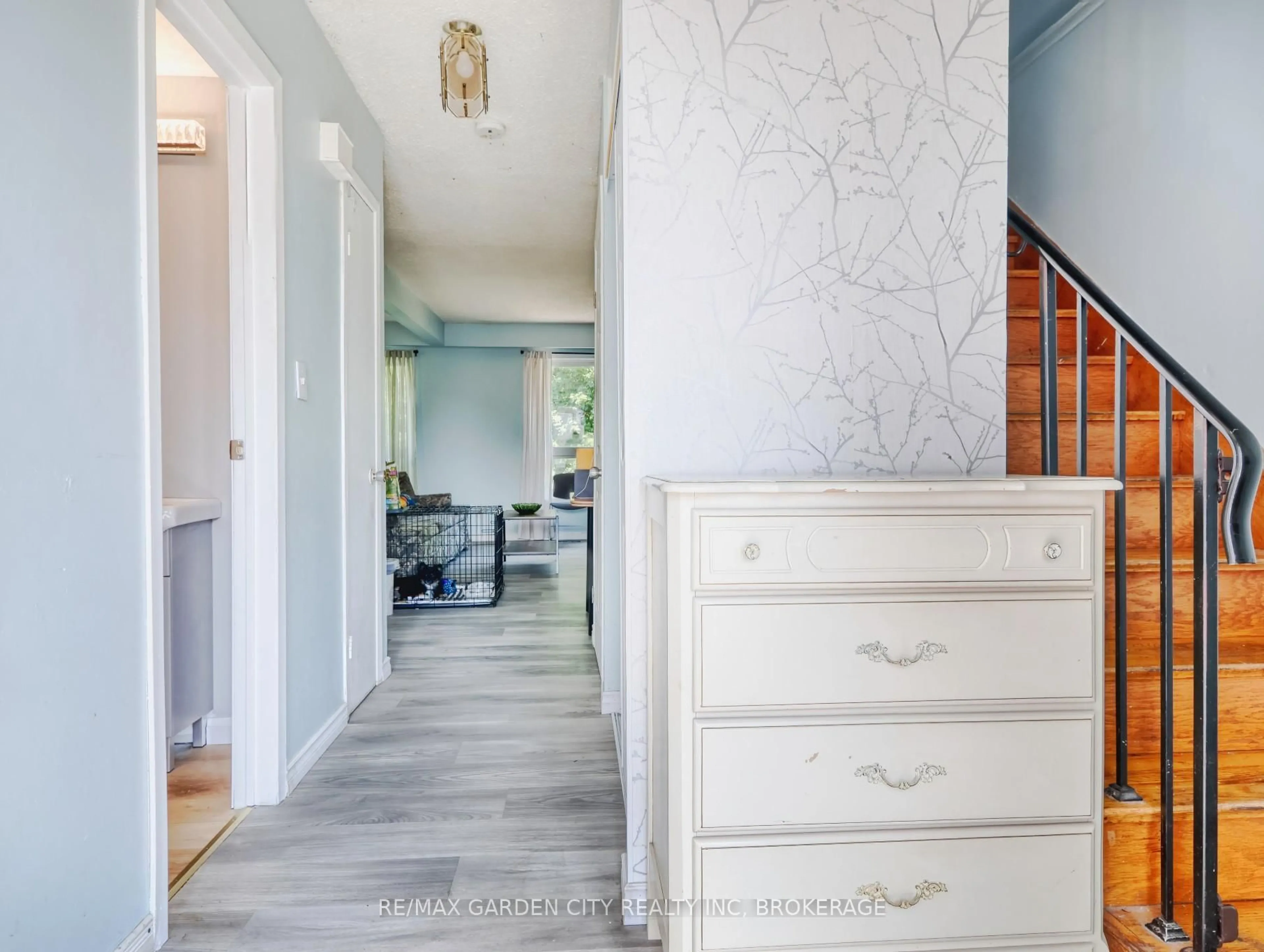 Indoor entryway for 286 Cushman Rd #40, St. Catharines Ontario L2M 6Z2