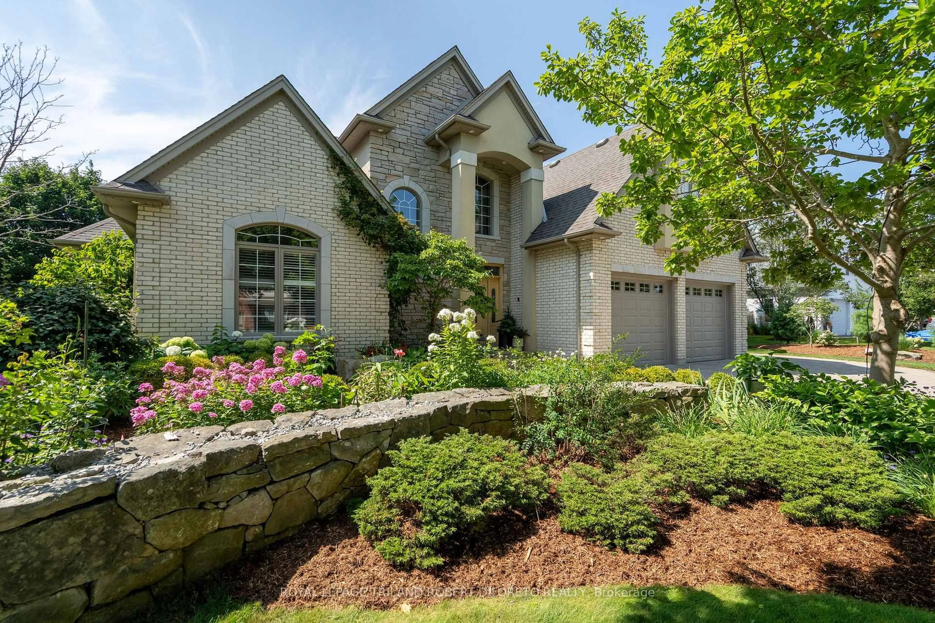 Home with brick exterior material, street for 27 Hoefnagels Cres, Strathroy-Caradoc Ontario N7G 3H7