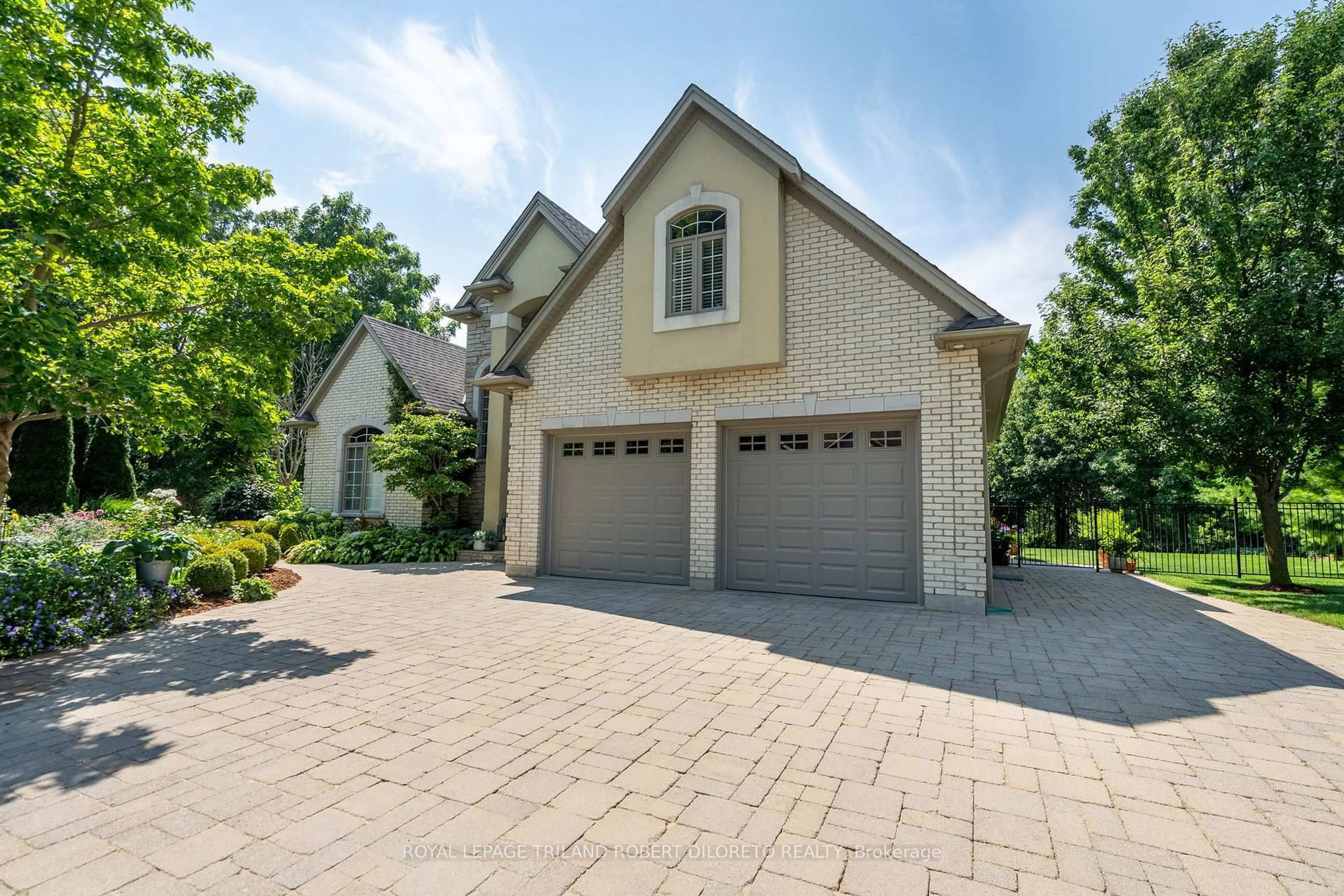 Home with brick exterior material, street for 27 Hoefnagels Cres, Strathroy-Caradoc Ontario N7G 3H7