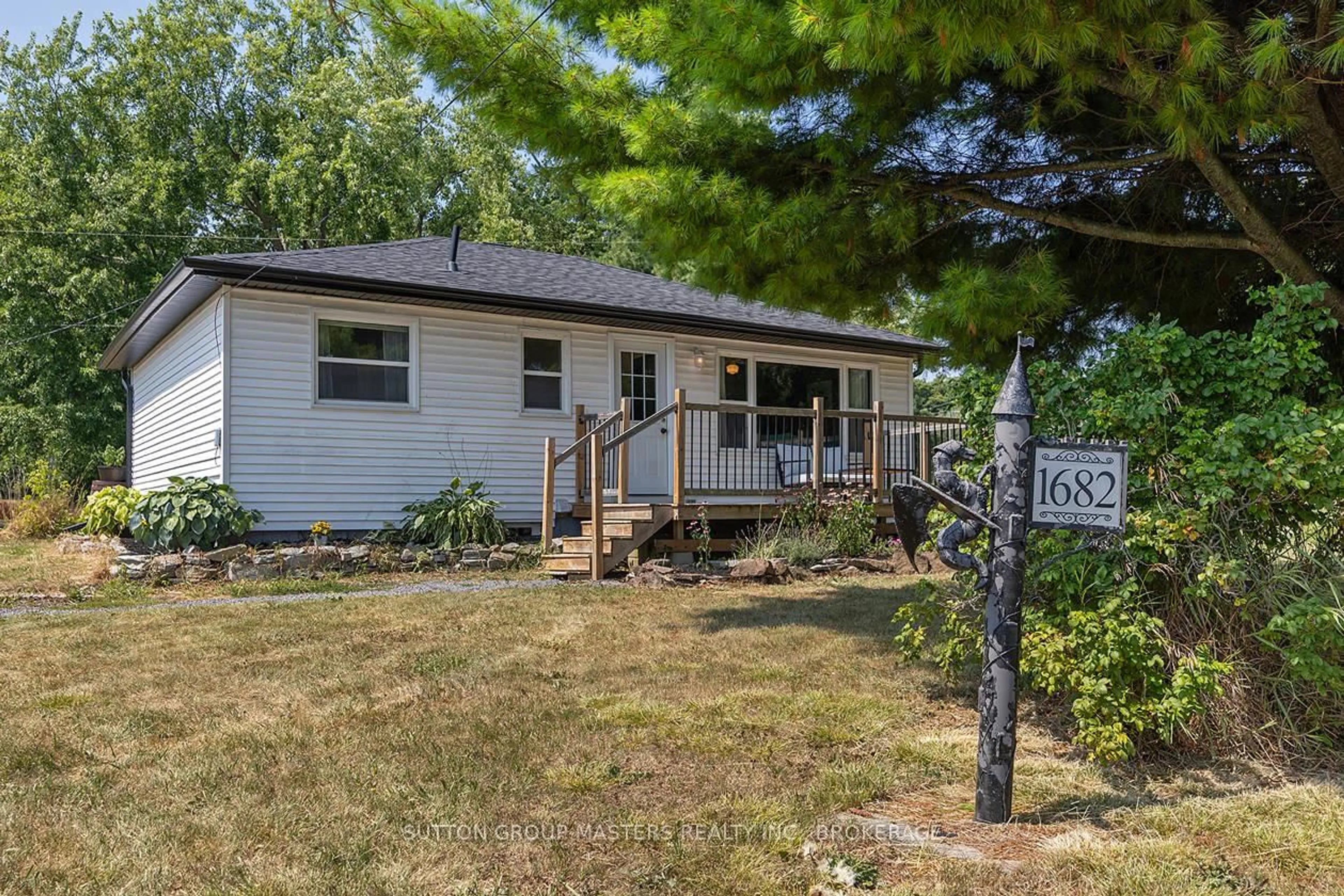 Home with vinyl exterior material, unknown for 1682 Joyceville Rd, Kingston Ontario K7L 4V1